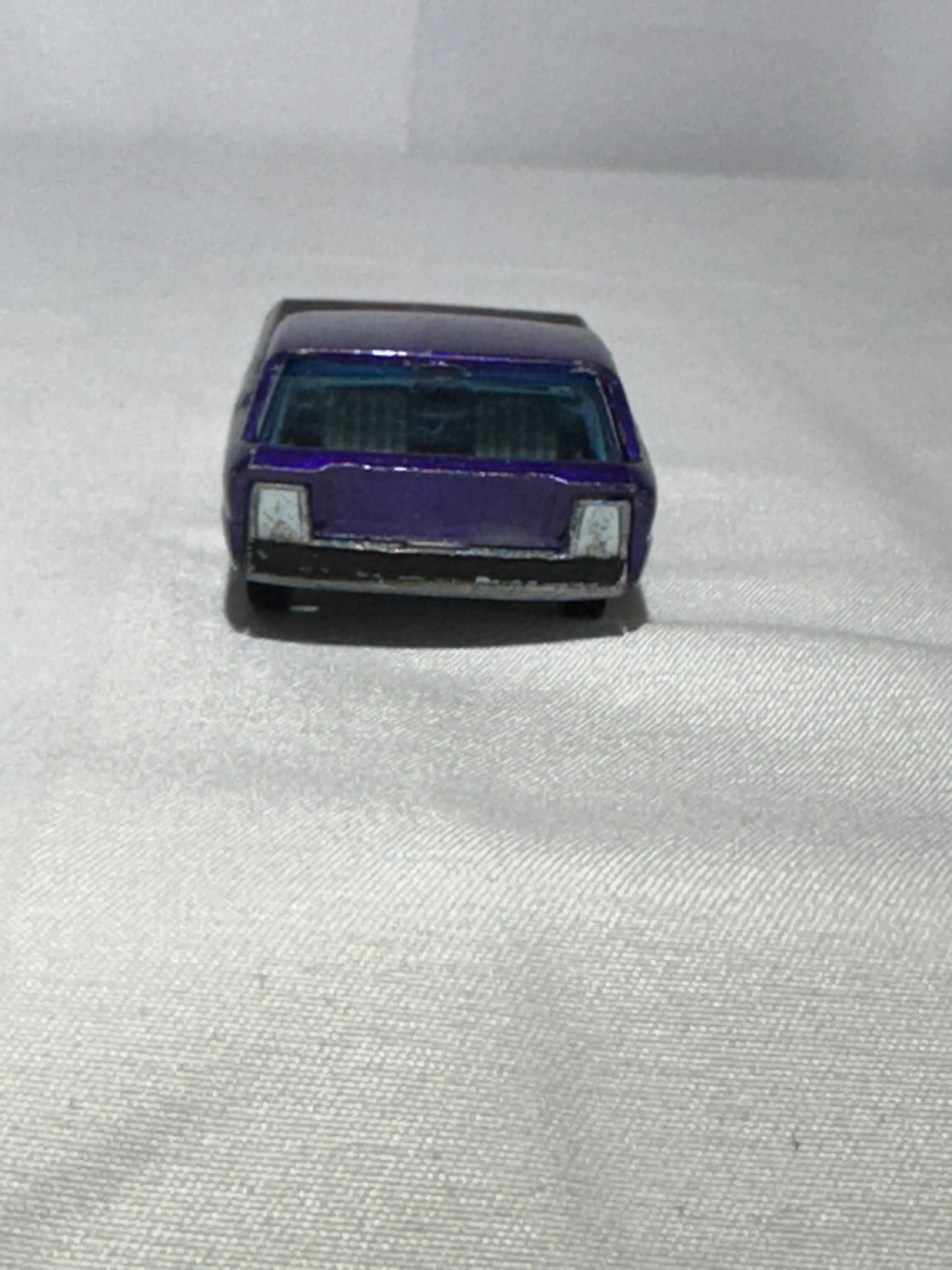 Vintage Hot Wheels Redline Deora – 1967 Original– Spectraflame Purple