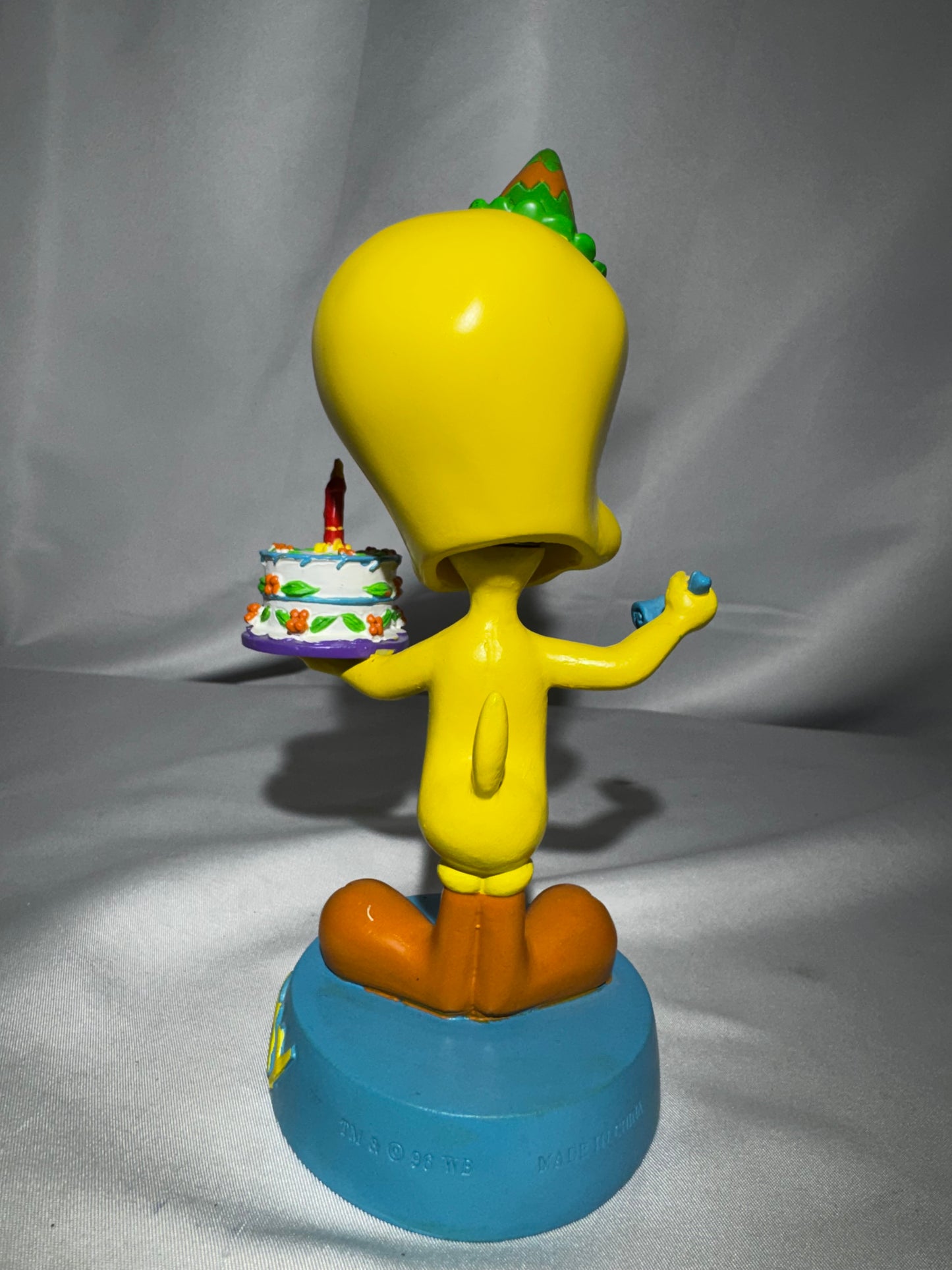 1995 Warner Bros. Studio Store Exclusive Tweety Bird Happy Birthday Bobble Head