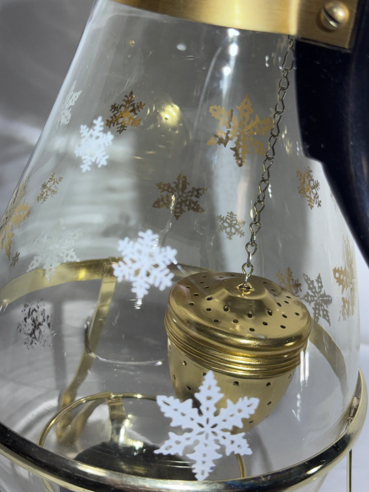 Vintage Pyrex 3208 8-Cup Cinderella Beverage Server Snowflake Gold White – Box & Accessories – Parts/Display