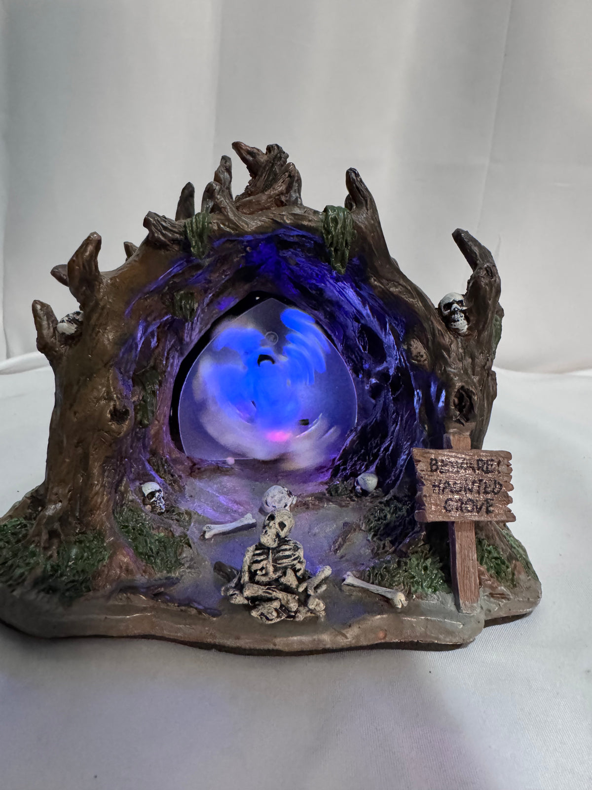 Lemax Spooky Town Haunted Grove #64423 – Lighted & Animated Halloween Table Accent