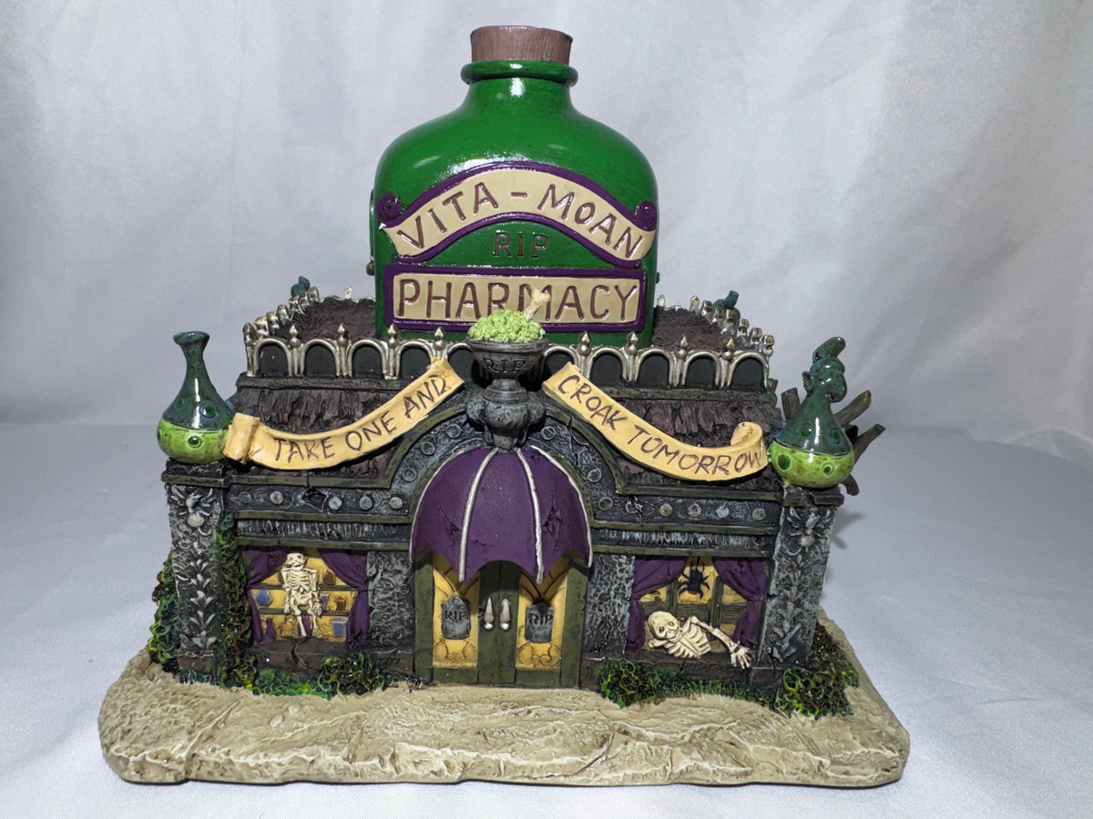 Hawthorne Village The Munsters “Vita-Moan Pharmacy” Halloween Village Building – 2005