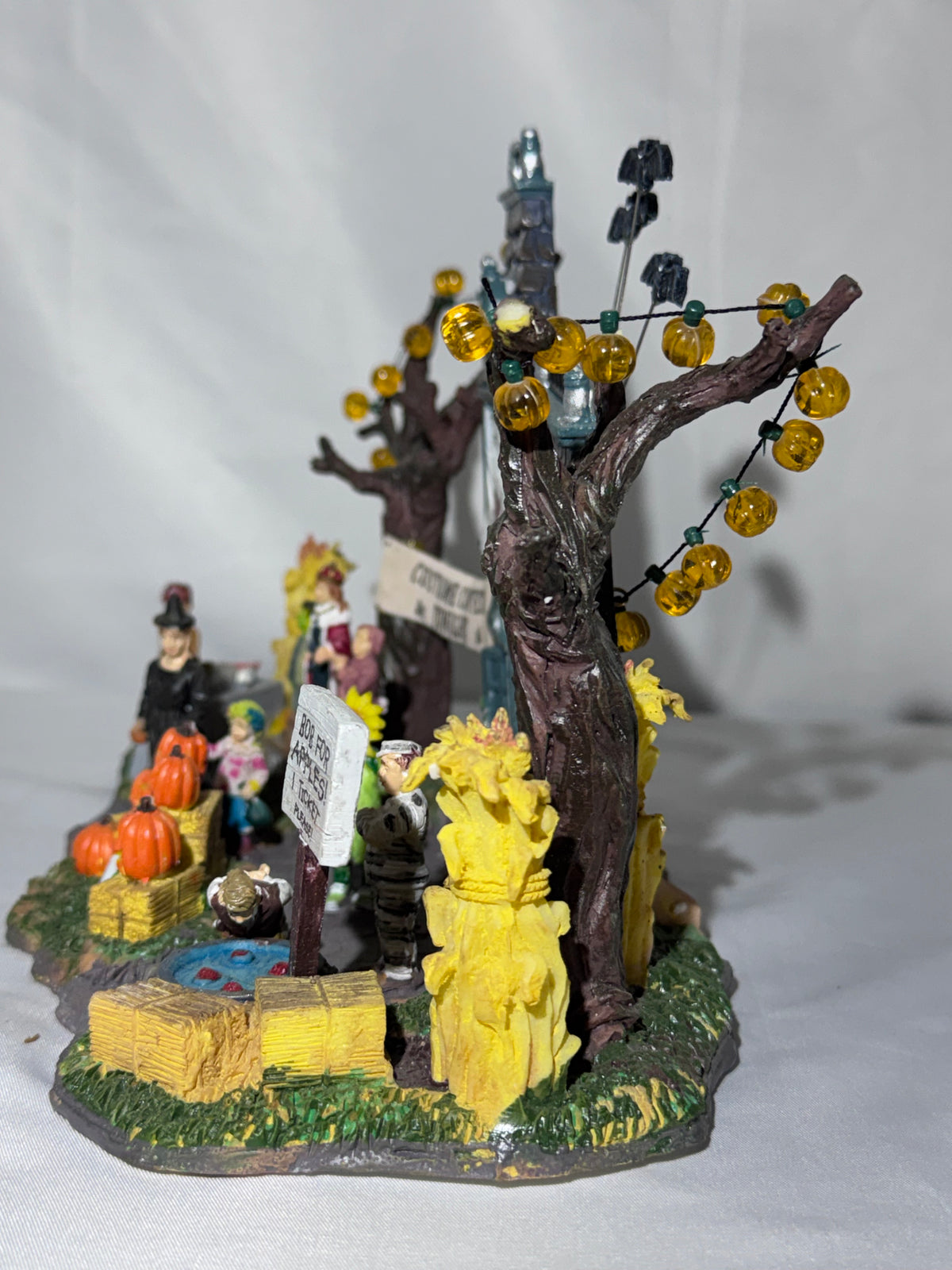 Lemax Spooky Town Halloween Festival #43422 – Retired 2004 – Original Box