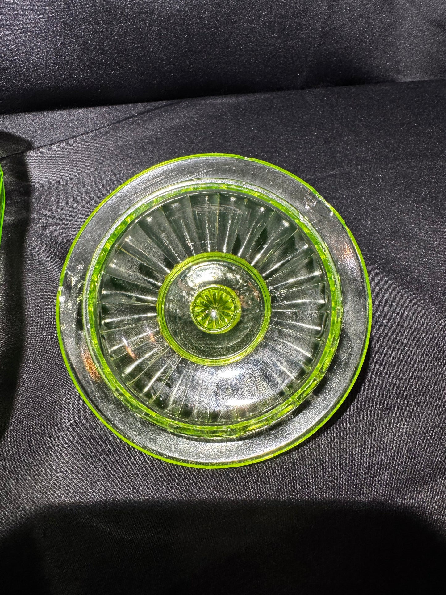 1930s Anchor Hocking Green Glass Kitchen Canister Original Lid Uranium Glass