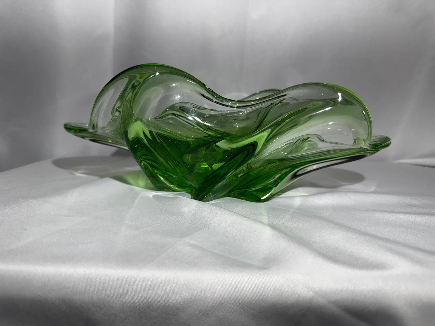 Vintage Mid-Century Emerald Green Hand Blown Art Glass Freeform Console Bowl 12”