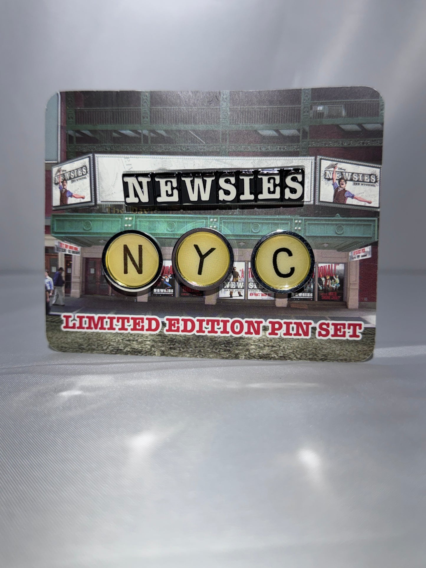 Disney Broadway Newsies NYC Limited Edition Pin Set 87505 2013 Pin Set