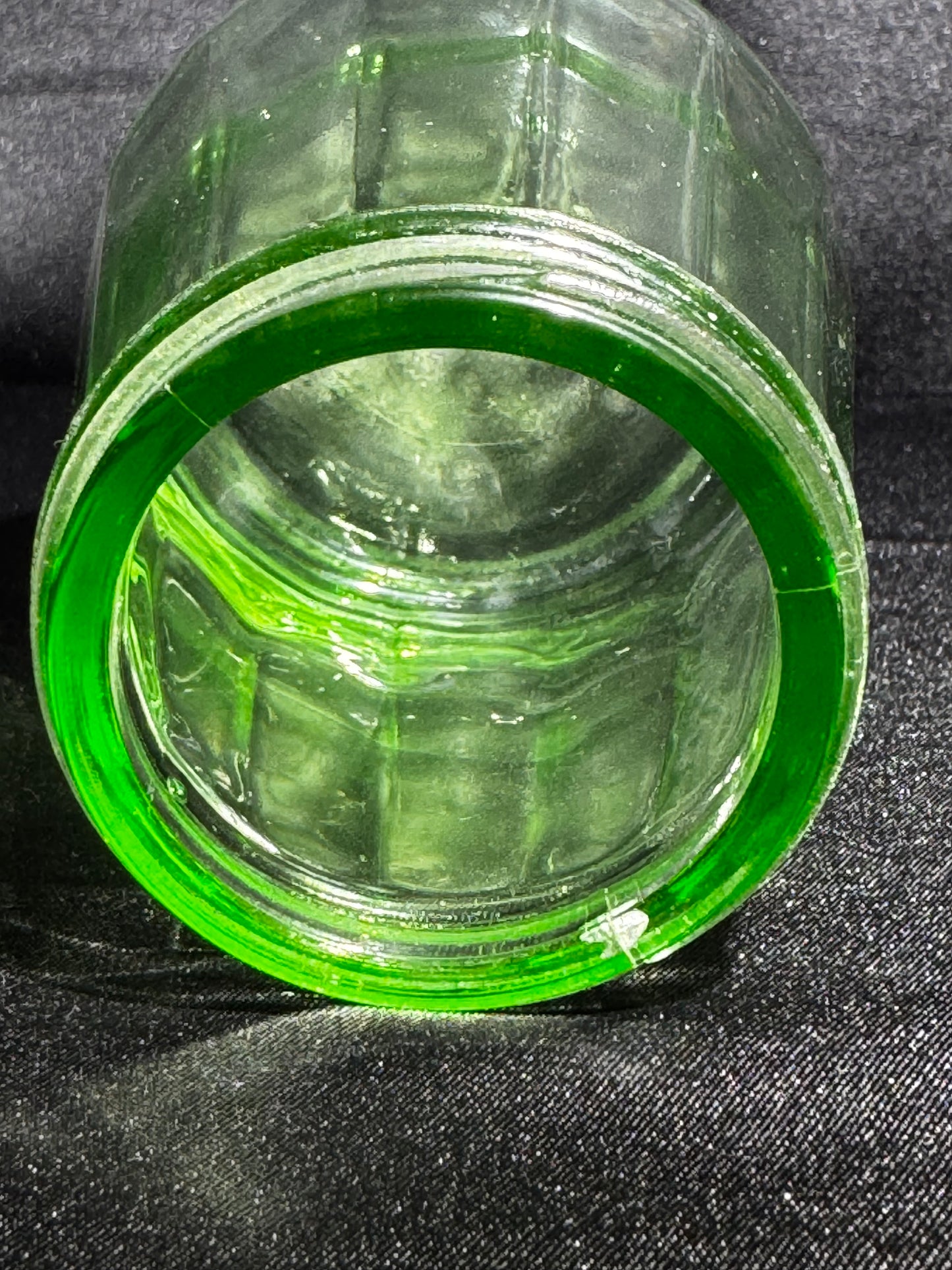 Vintage Uranium Jeanette Green Depression Glass Shaker 2051-5