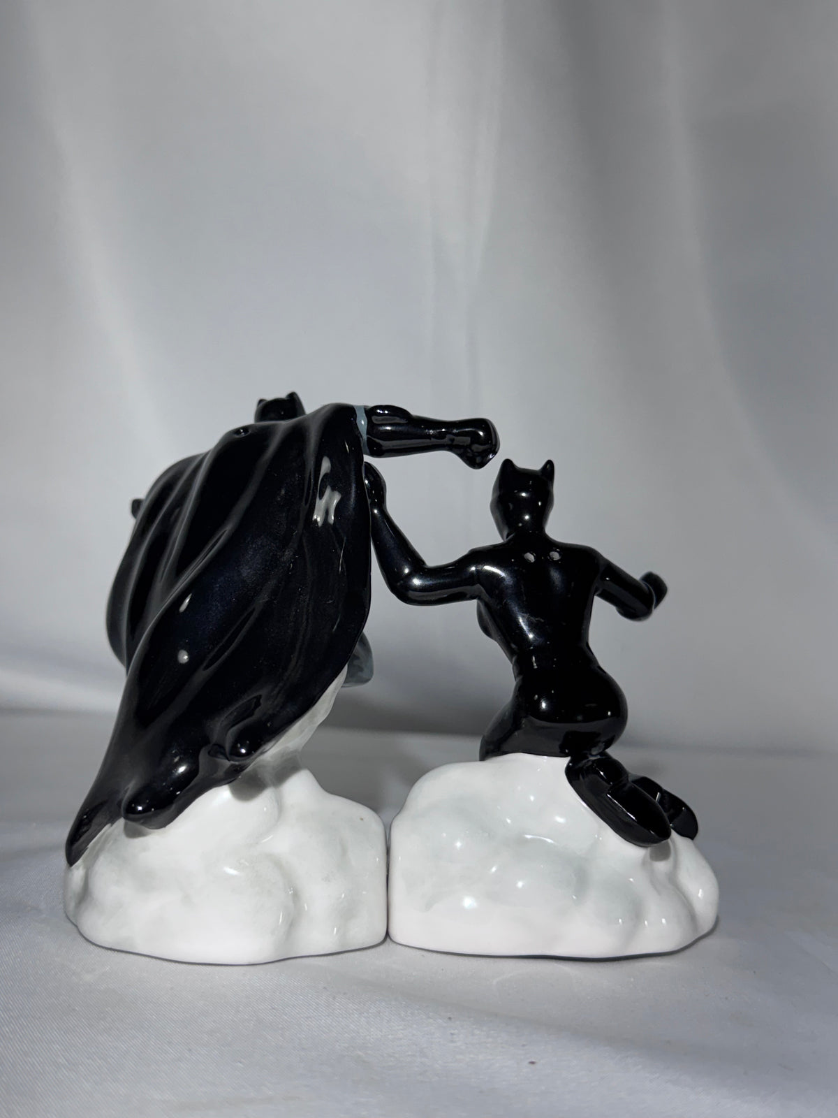 DC Comics Batman & Catwoman Magnetic Salt & Pepper Shakers – Westland Giftware #25535 – Original Box