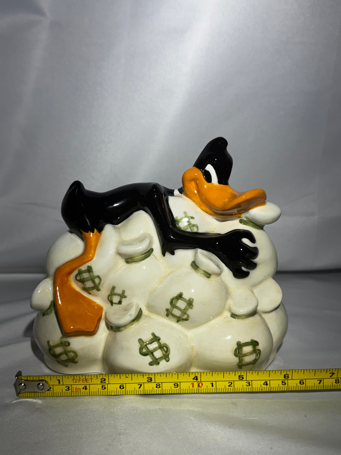 Vintage 1995 Warner Bros Looney Tunes Daffy Duck Ceramic Money Bank Collectible￼
