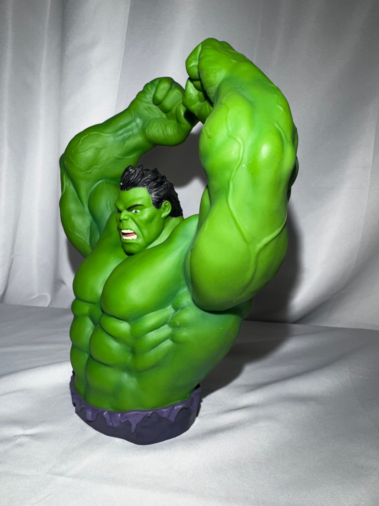 Marvel Hulk Bust Bank 10.5” Previews Exclusive Monogram Diamond Select PVC Coin Bank