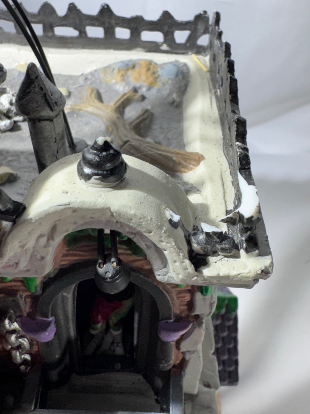 Lemax Spooky Town Heebie-Jeebies Rock Club #25324 – Retired 2012 Halloween Village