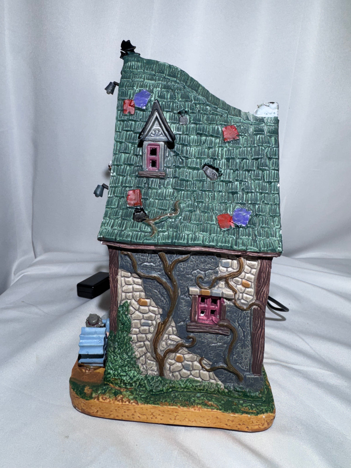 Lemax Spooky Town Creepy Doll Shop – SKU #65071 – Retired Halloween Village Building