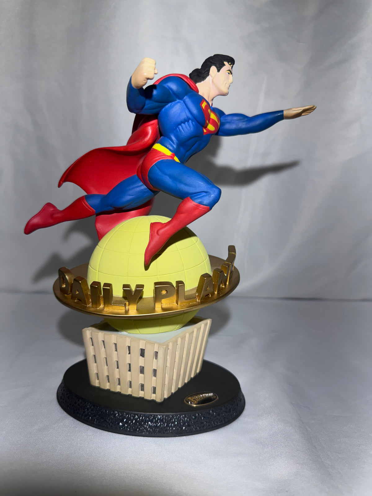 Hallmark 1996 DC Super Heroes Modern Era Superman “In a Single Bound” Figurine