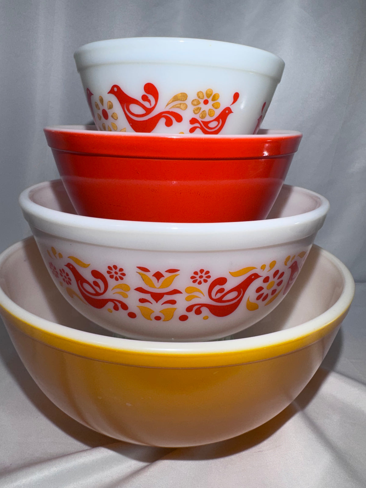 Vintage Pyrex Friendship Mixing Bowl Set of 4 401 402 403 404 Red Orange Roosters