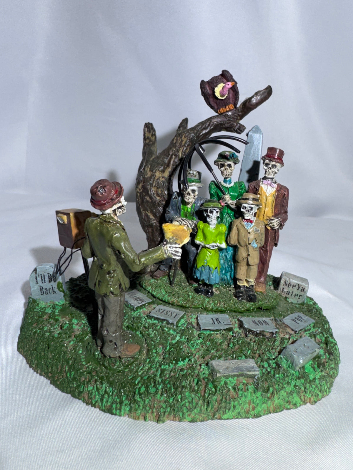 Lemax Spooky Town “Funeral Photo” Figurine Set #93713 – 2009 Retired Halloween
