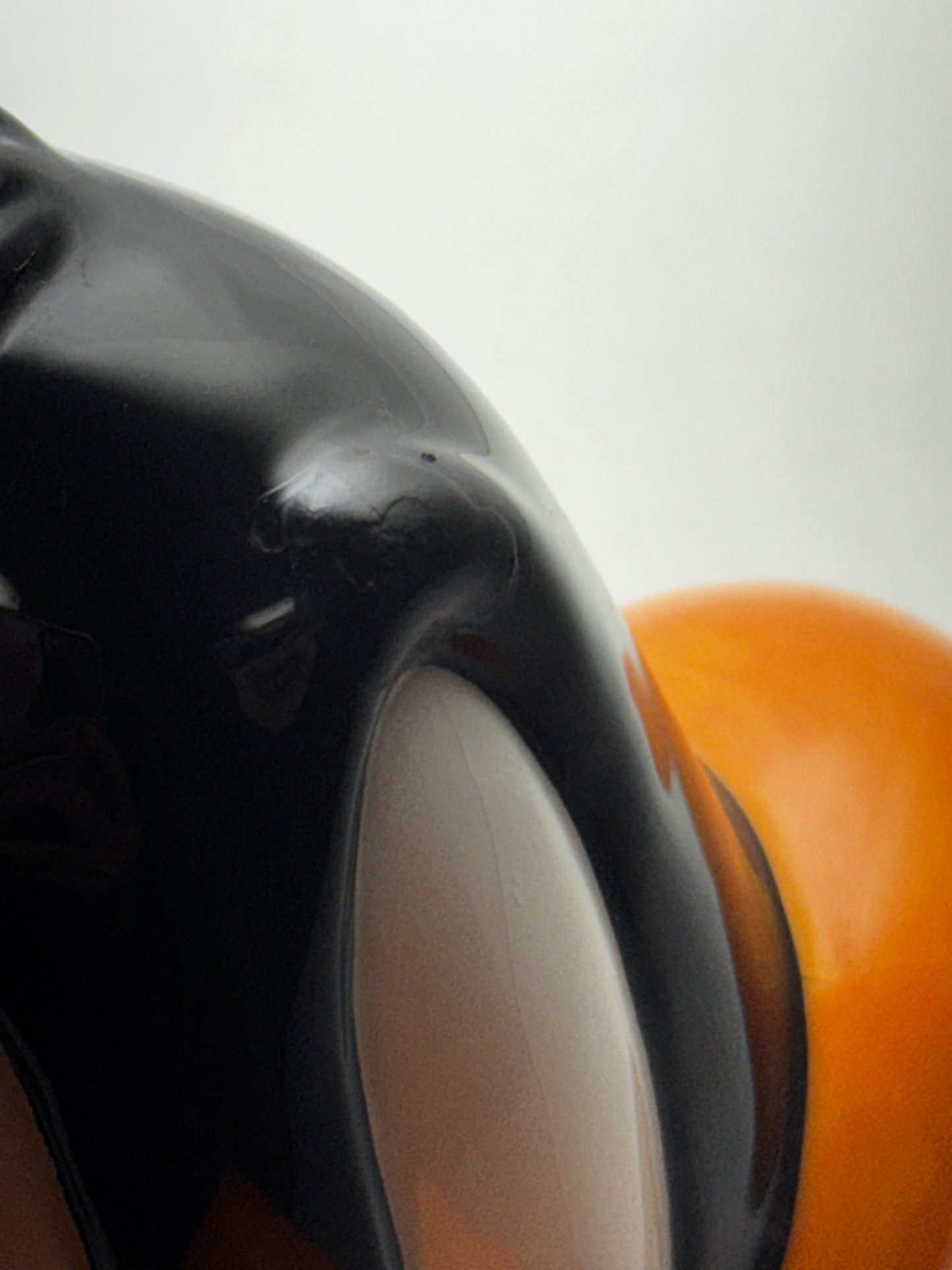 Vintage 1990s Warner Bros Looney Tunes Daffy Duck Ceramic Soap Dish