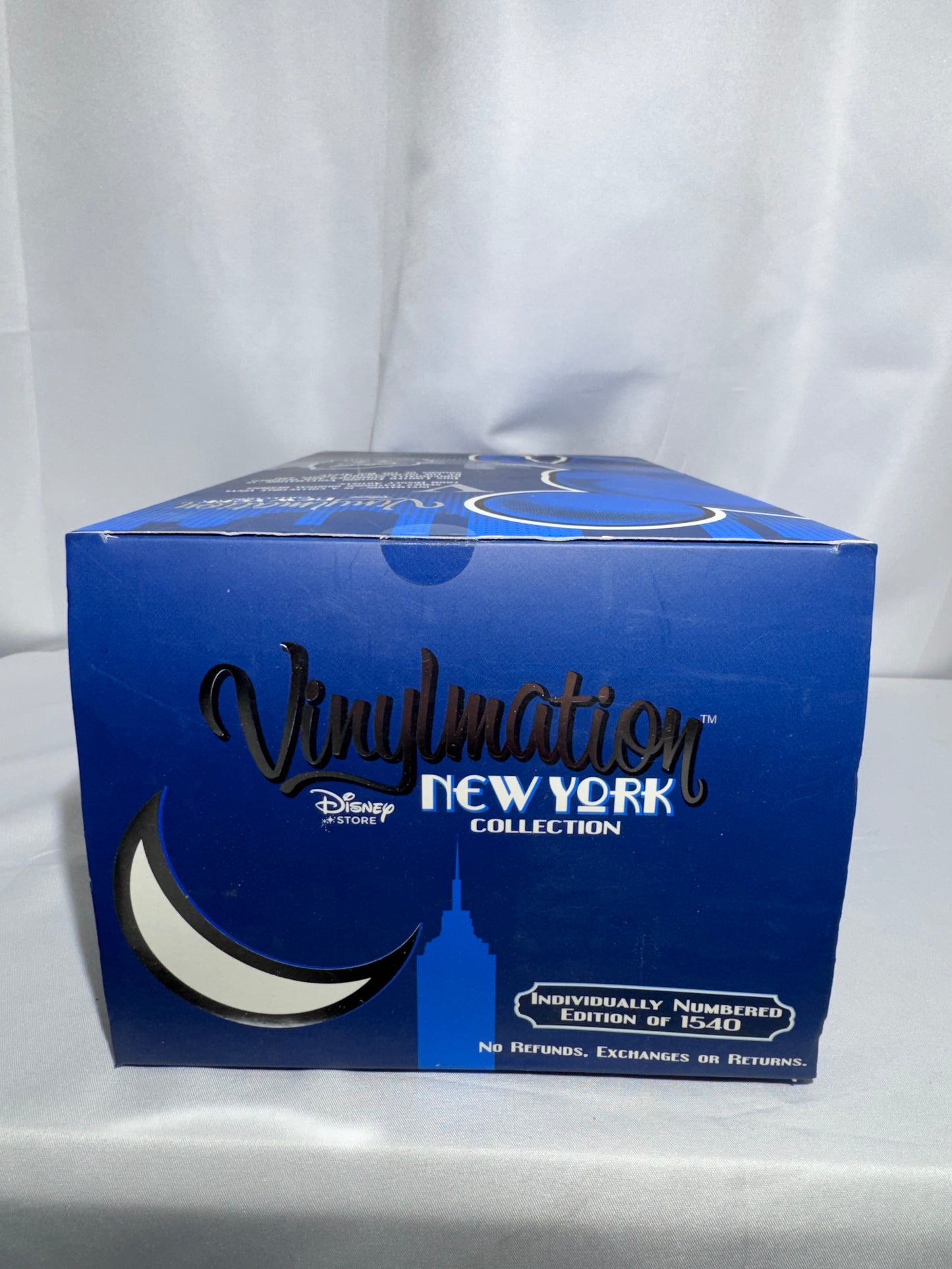 Disney Vinylmation New York City Central Park 9” Figure Oskar Mendez LE 1540