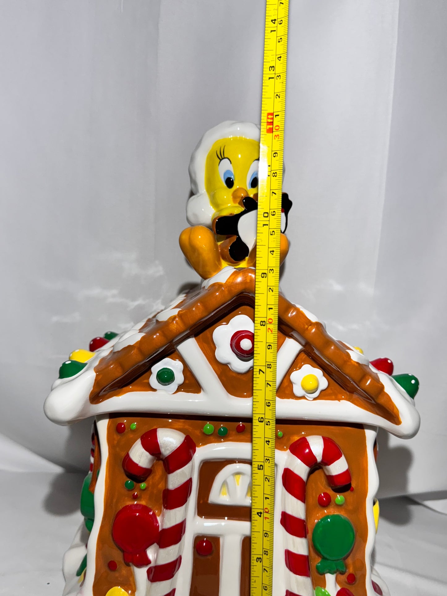 Looney Tunes Warner Brothers Christmas Gingerbread House Cookie Jar – Tweety & Sylvester