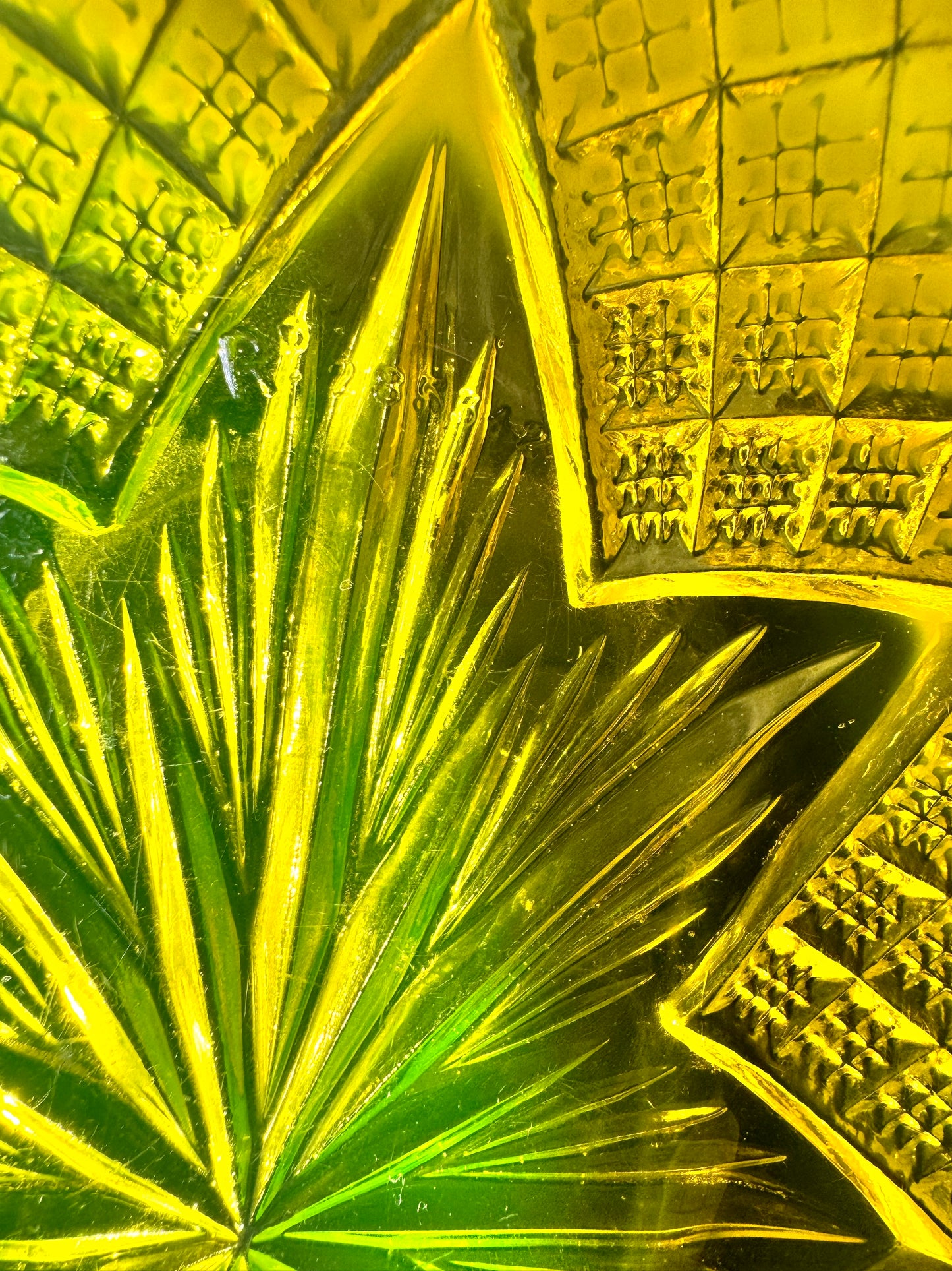 Uranium Davidson Primrose Pearline Glass Bowl –10” Antique Glass RN285342