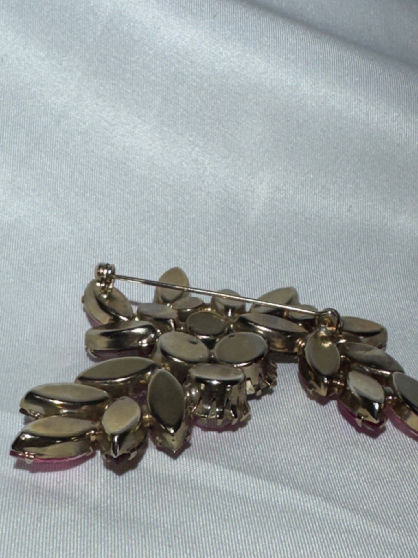 Vintage Pink & Red Rhinestone Cluster Spray Brooch – Mid-Century Costume Jewelry