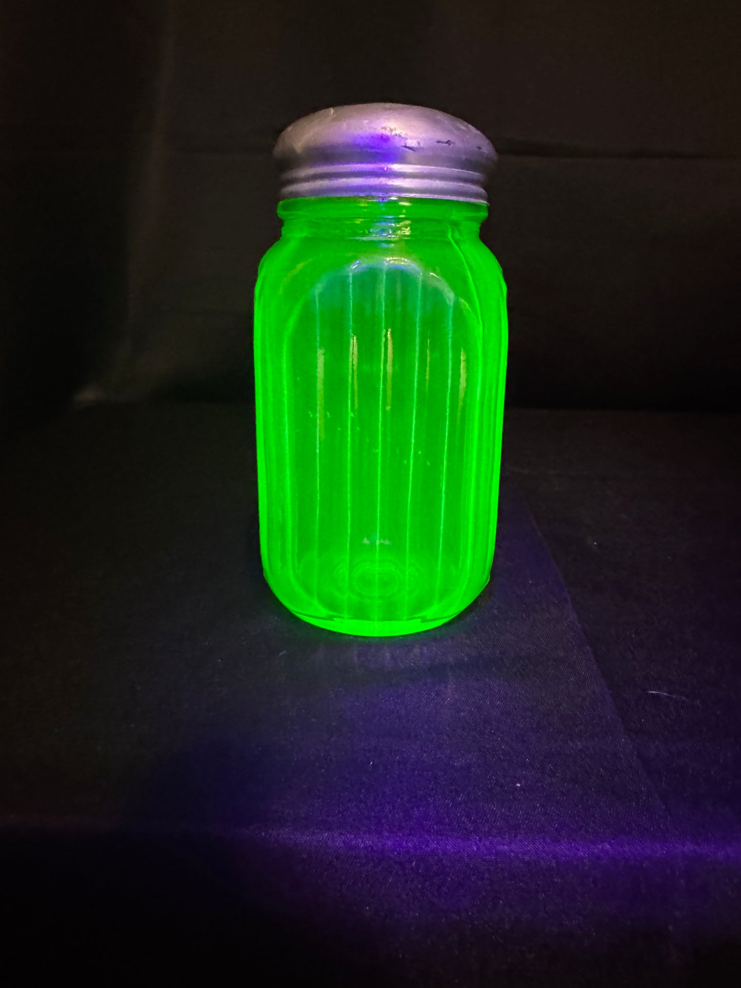 Vintage Anchor Hocking Uranium Glass Hoosier Shaker Ribbed Green Glass w/ Metal Lid