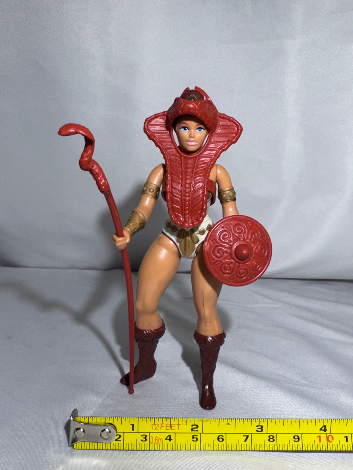Vintage 1981 Mattel Masters of the Universe Teela Action Figure w/ Accessories & Mini-Comic