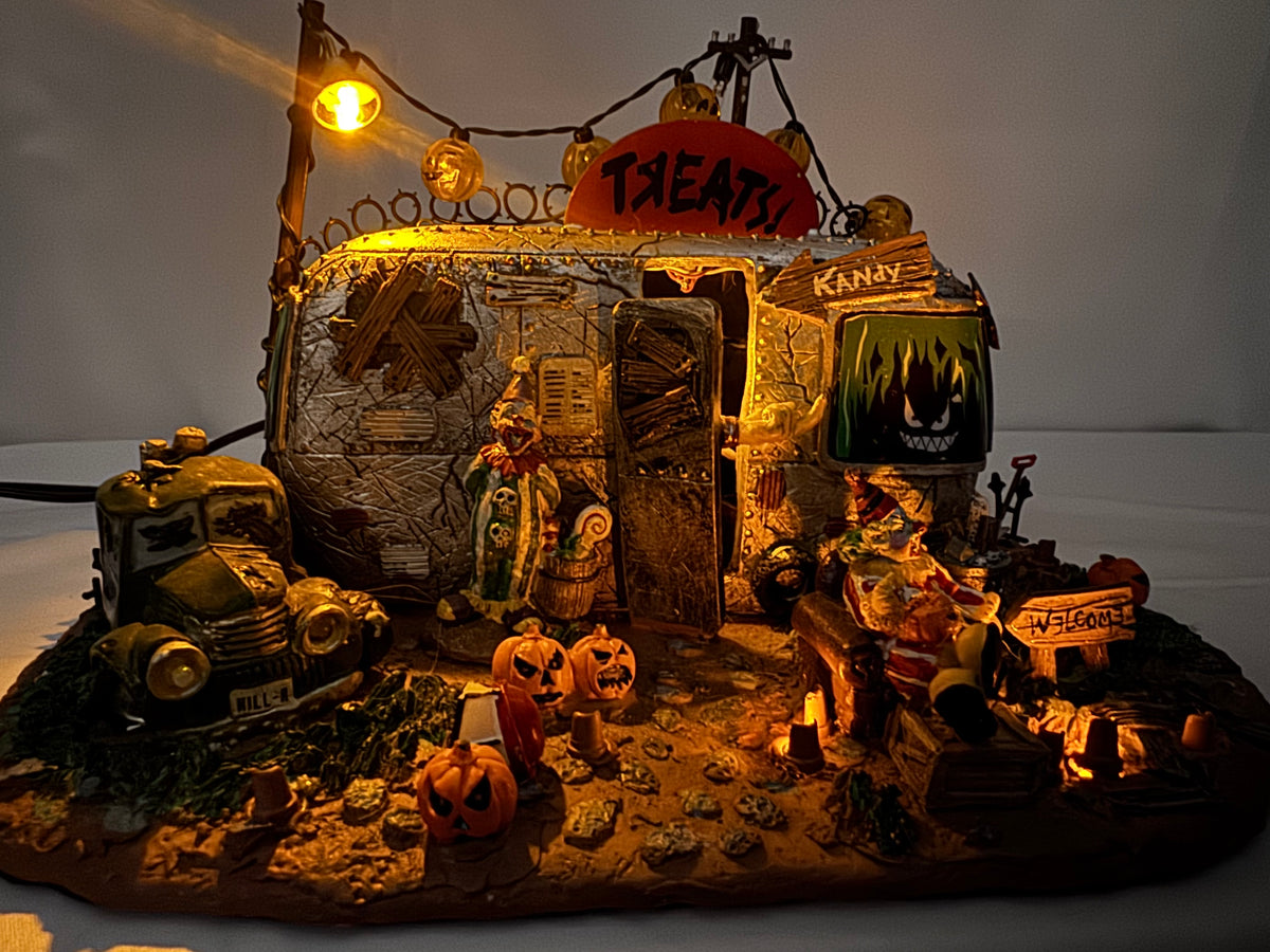 Lemax Spooky Town Killer Clown Mobile Home #14323 – Retired 2012 Halloween Village