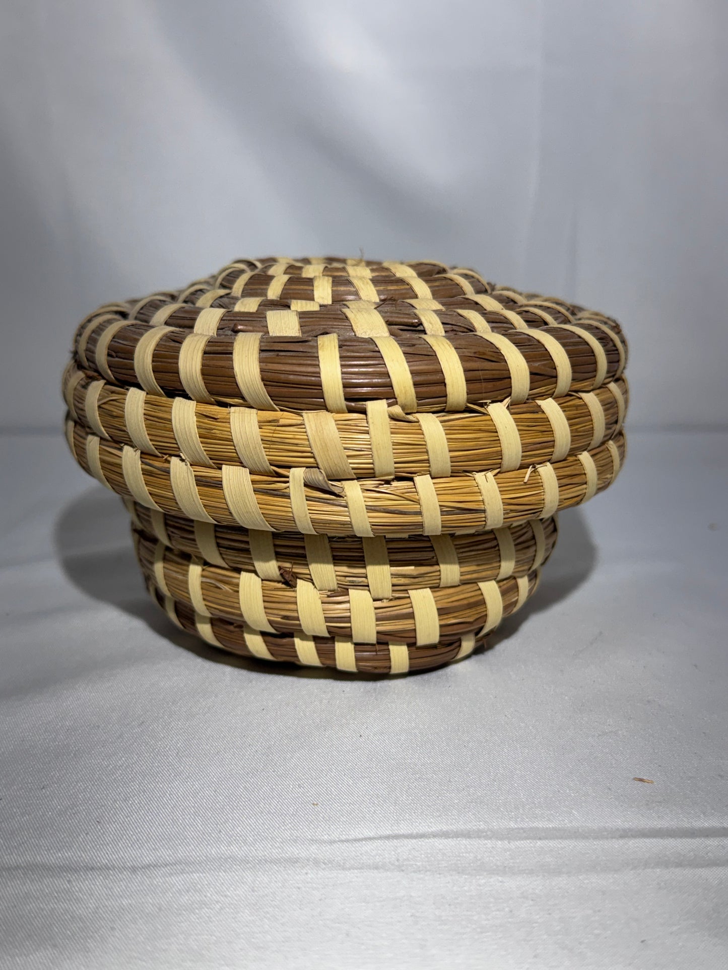 Handcrafted Gullah Sweetgrass/Pine Needle Basket with Lid –Helen Burns Charleston, SC