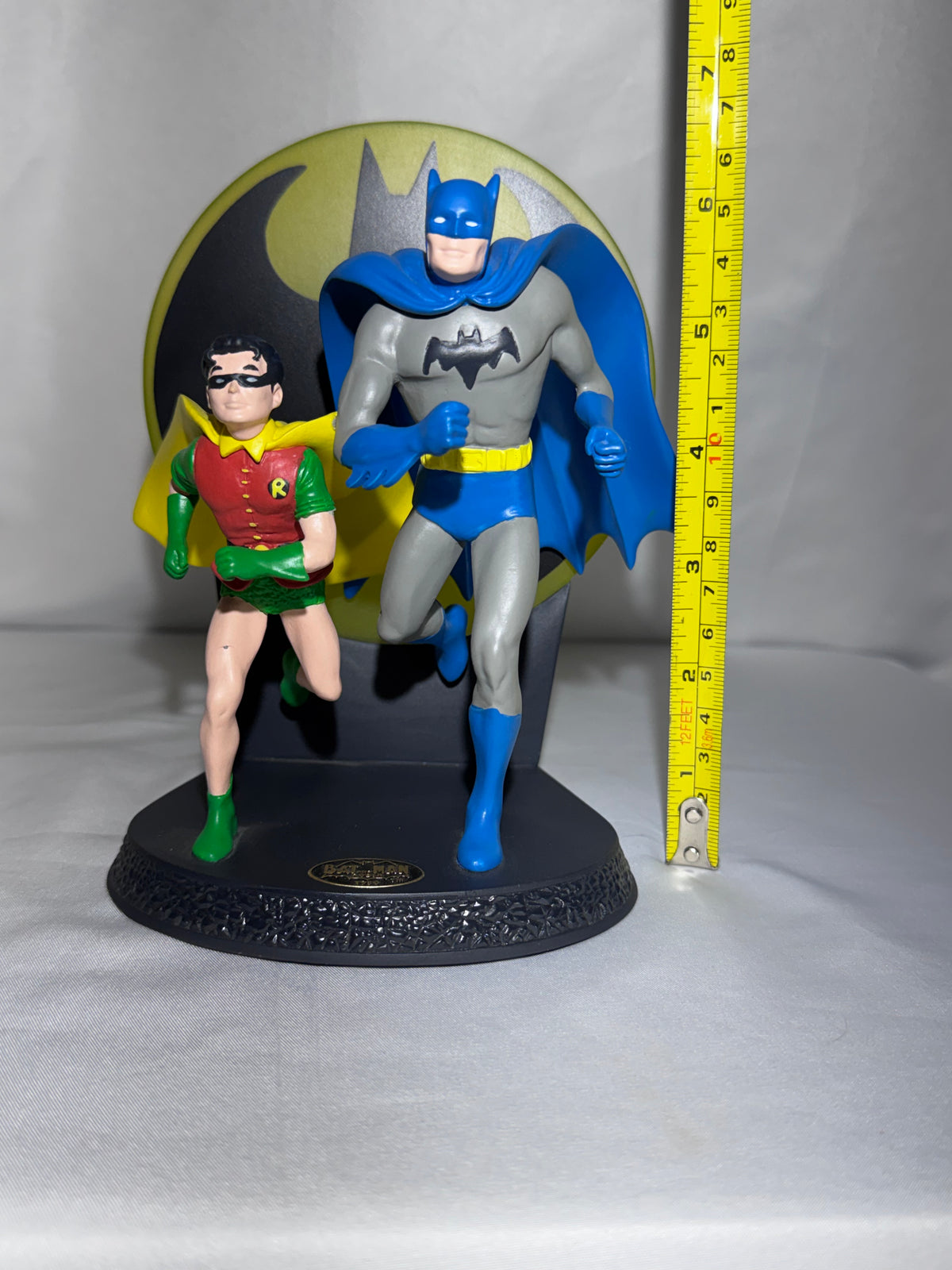 1996 Hallmark DC Super Heroes Golden Age Batman & Robin “The Dynamic Duo” Statue – Original Box