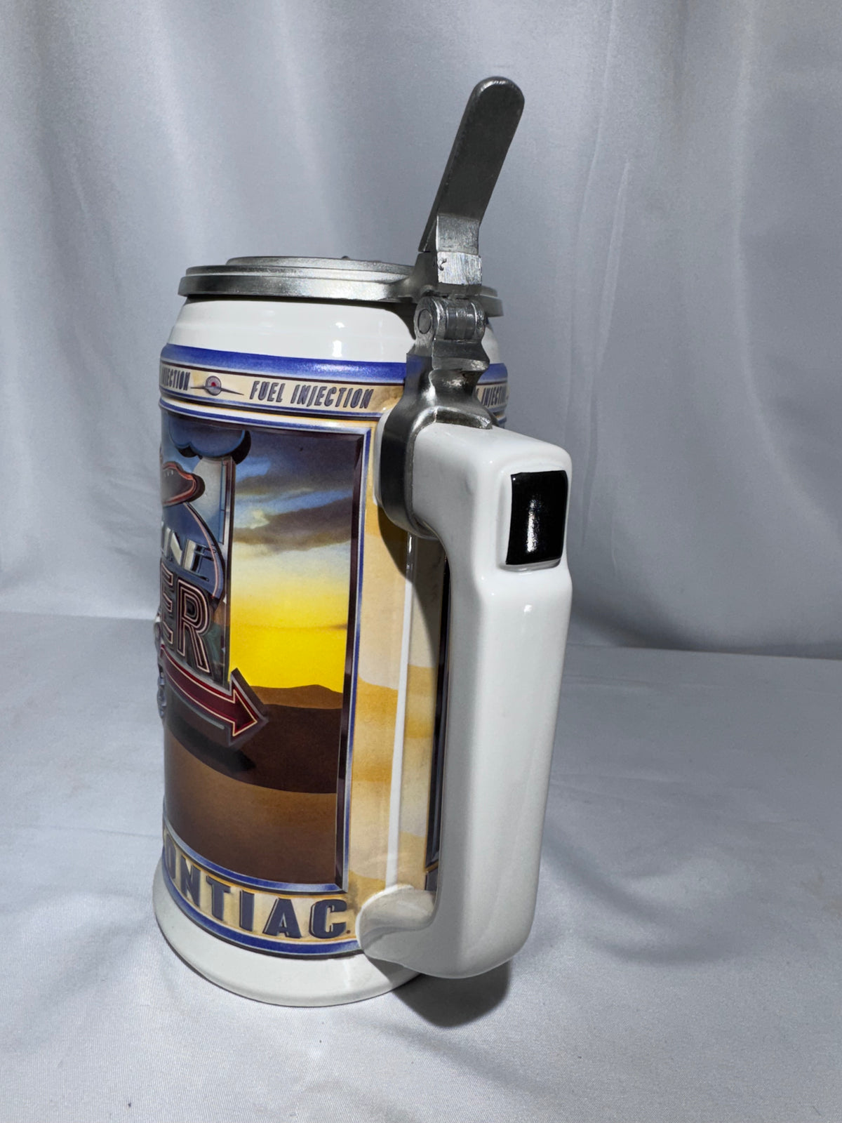 2001 Budweiser Classic Car Series – 1957 Pontiac Bonneville Convertible Collector Beer Stein – Original Box