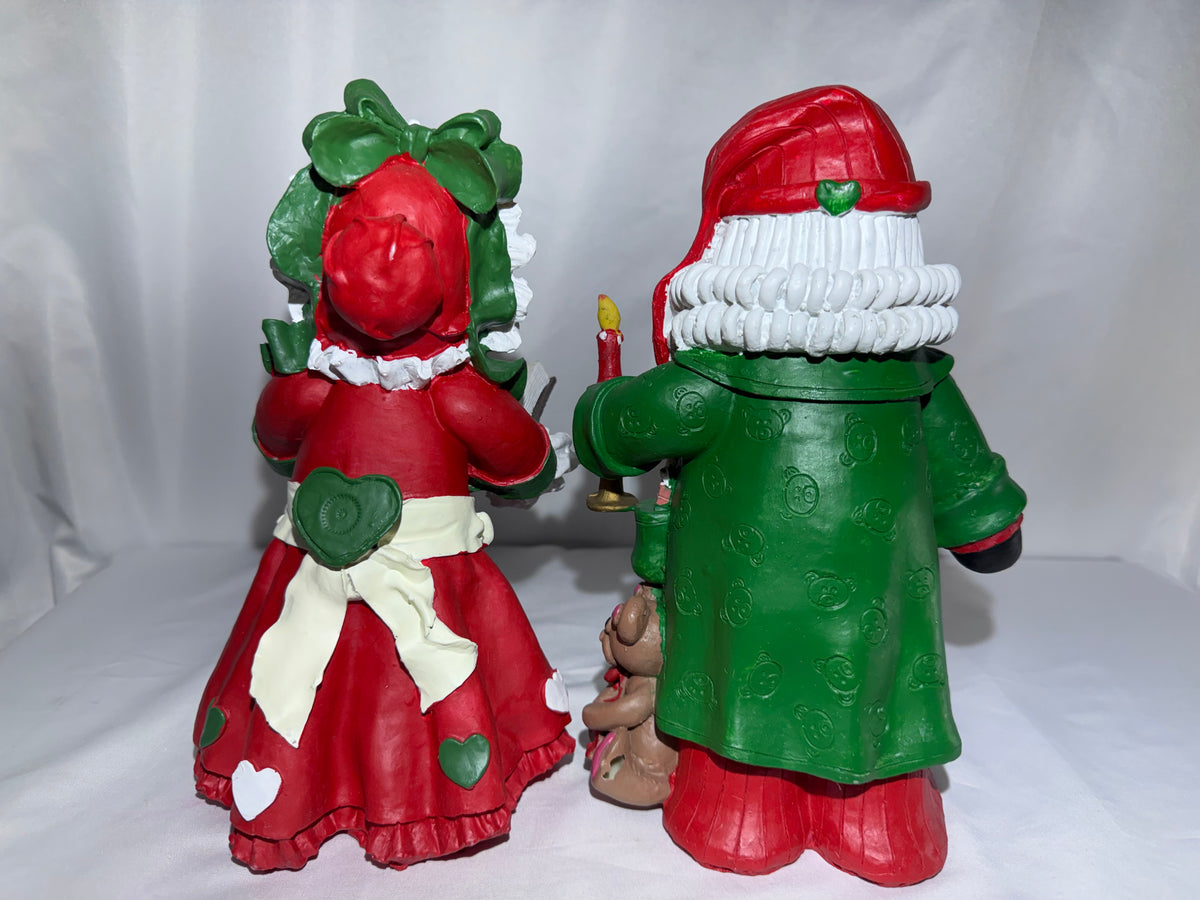 Vintage 1998 Kirkland Signature Cedar Creek Collection Mr. & Mrs. Santa Claus Figurine Set – 10” – Original Box - chip