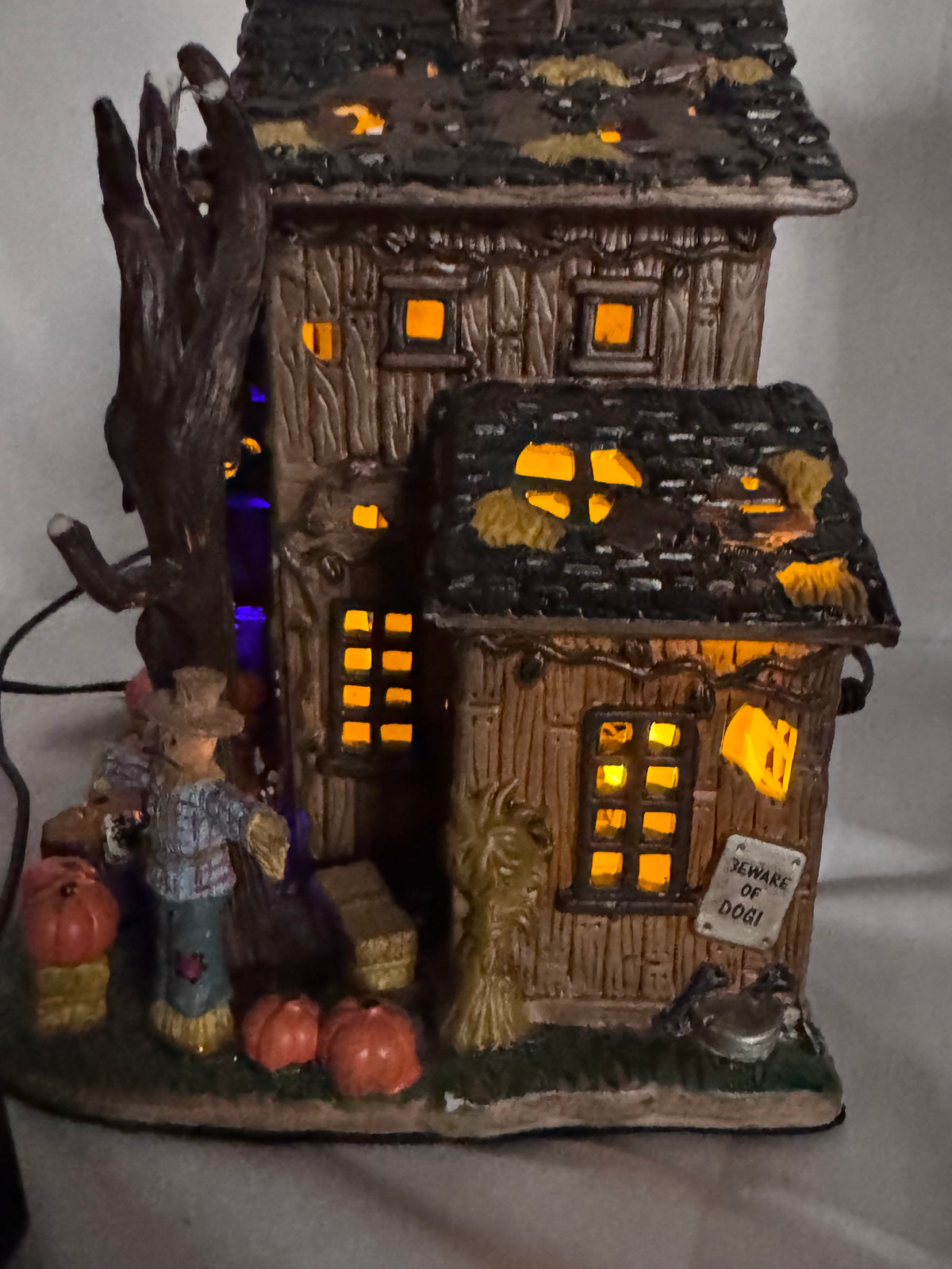 Lemax Spooky Town Creepy Barn #55222 — Retired 2005 Halloween Village Building