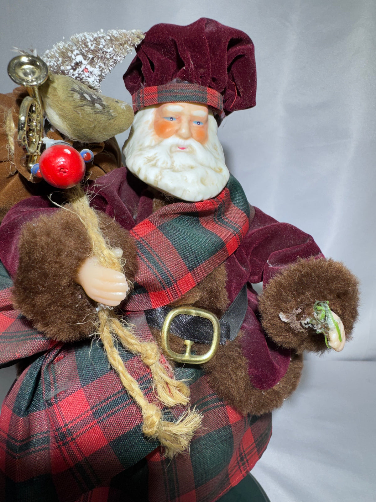Vintage House of Lloyd Christmas Around the World Santa MacGregor Scottish Santa Figurine – 1990s