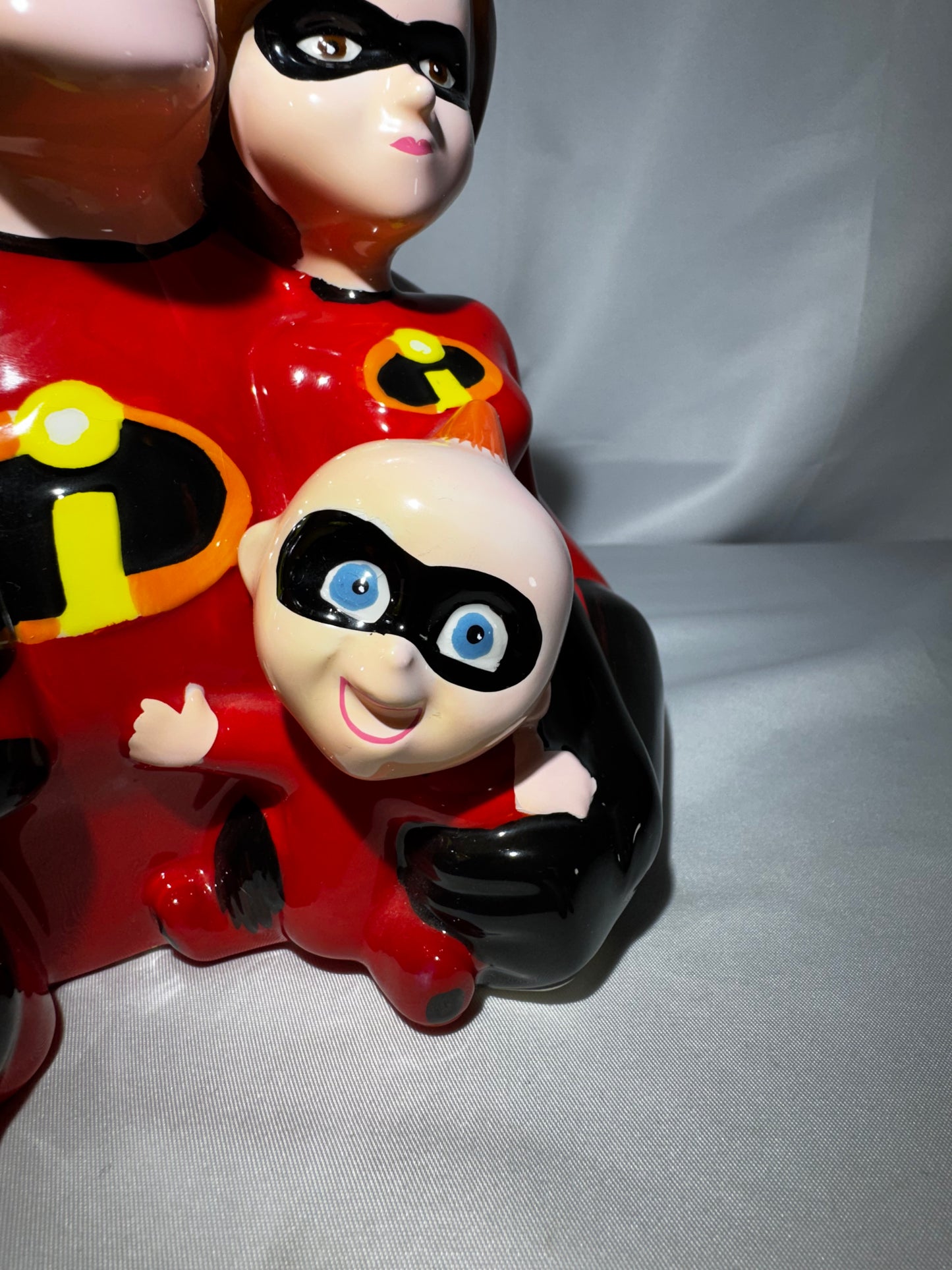 Enesco Disney Pixar The Incredibles Family Ceramic Coin Bank Mr Incredible Elastigirl