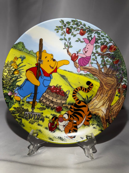 Bradford Exchange Winnie the Pooh “An Apple for You” Collector Plate COA 9th Issue