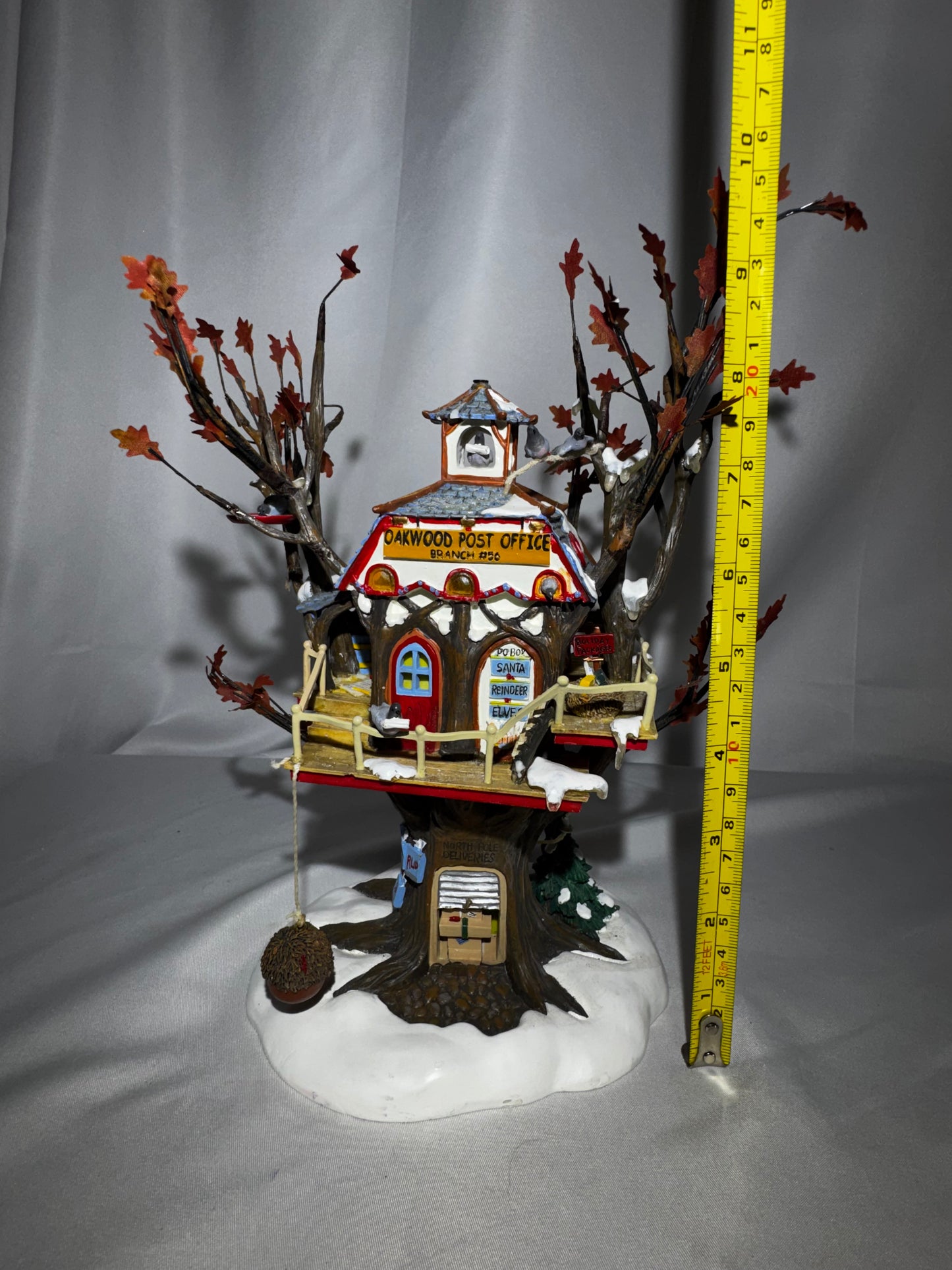 Department 56 North Pole Woods “Oakwood Post Office Branch” Lighted Treehouse – Retired Collectible