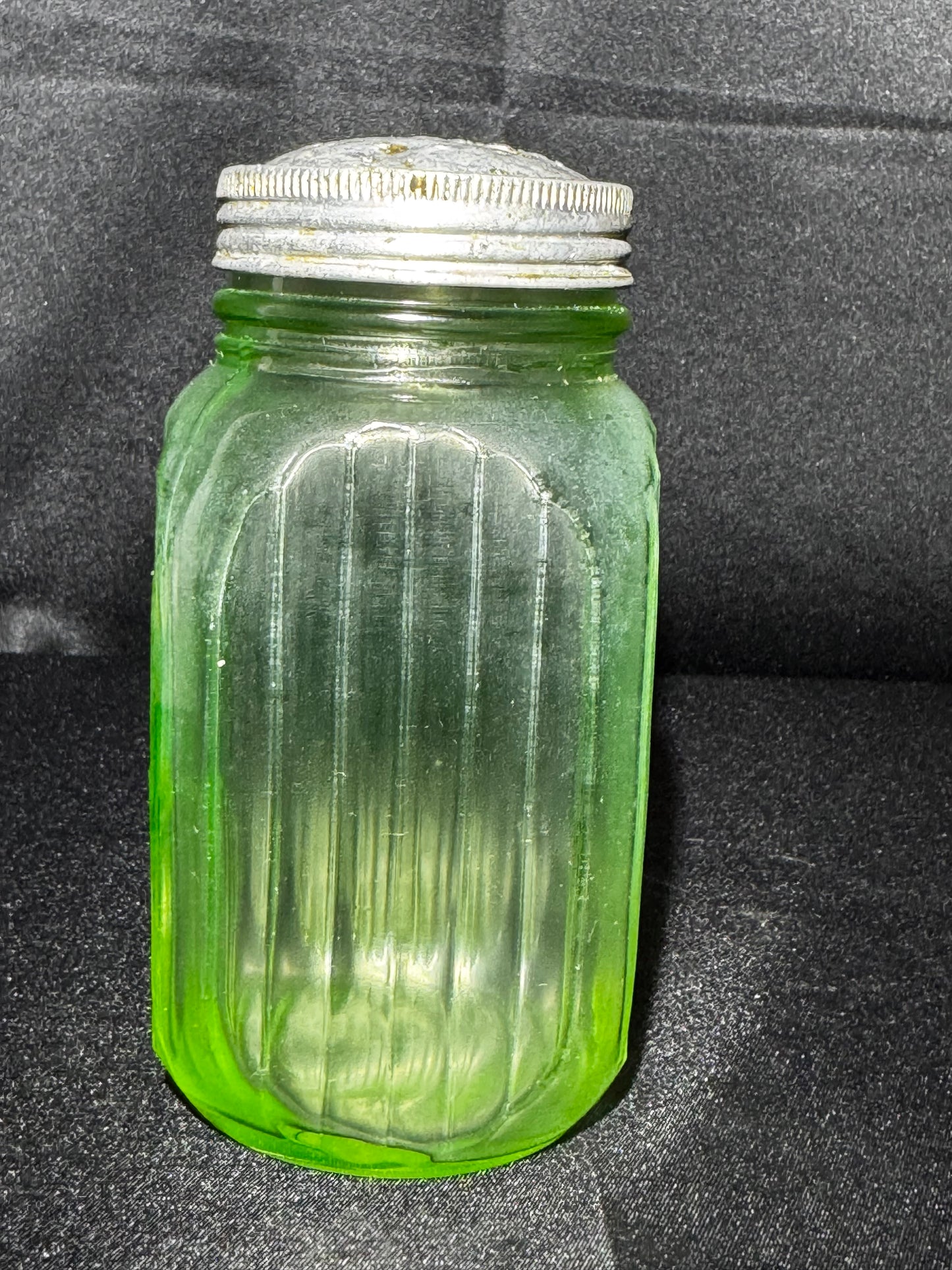Vintage Anchor Hocking Uranium Green Glass Shaker Ribbed Hoosier Cabinet Jar w/ Metal Lid UV Glow