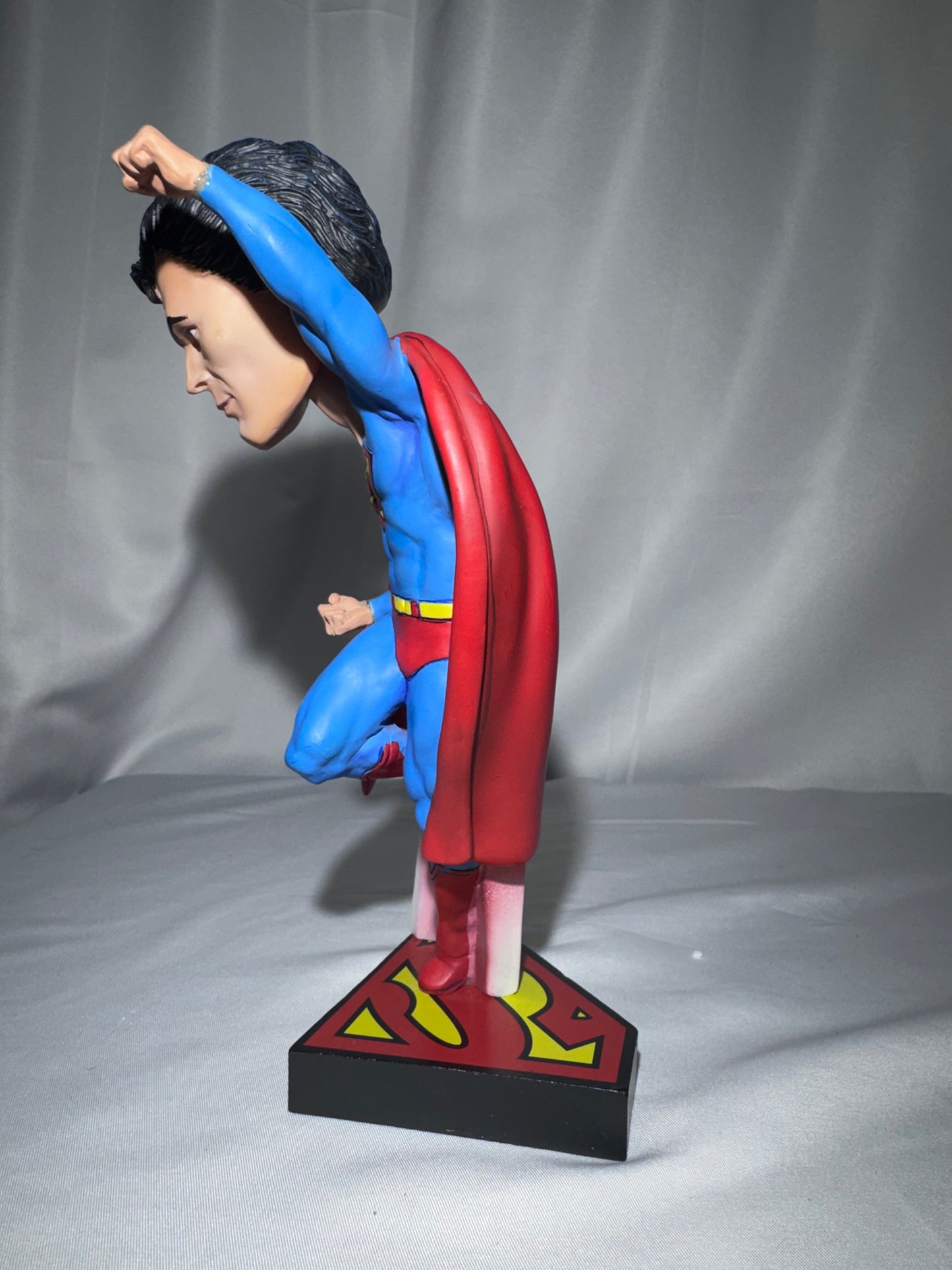 NECA DC Originals Superman Head Knocker Bobblehead – 8” Hand-Painted Resin – Original Box