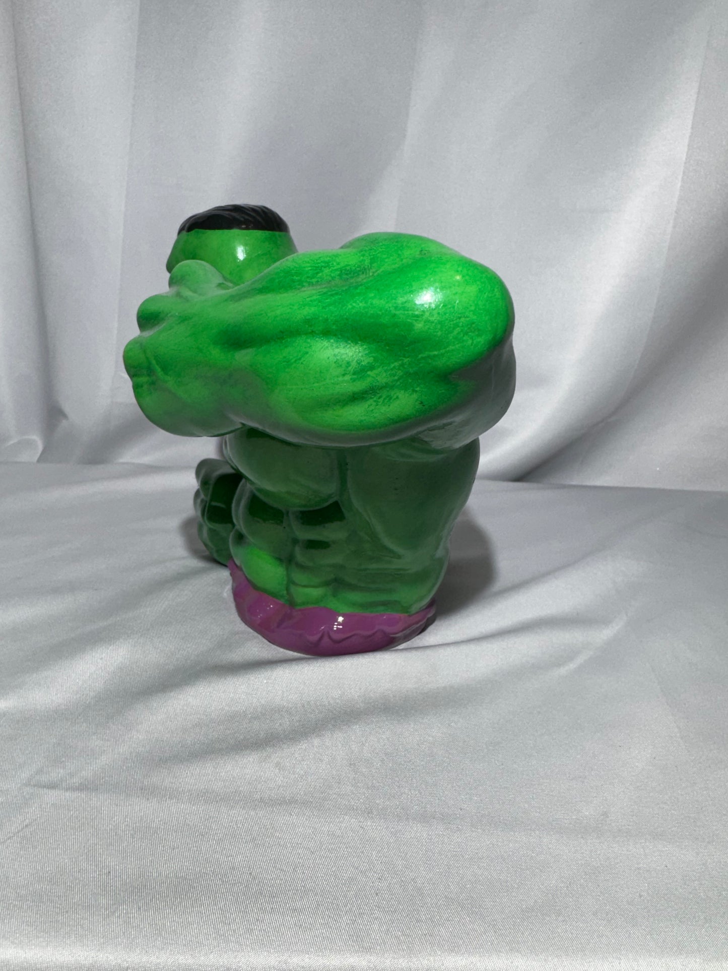 Marvel Incredible Hulk Green Ceramic Coin Bank Comic Images w/ Original Box 7”