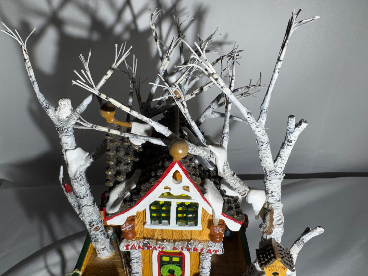 Department 56 North Pole Woods “Santa’s Retreat” Lighted Tree House – Retired Collectible