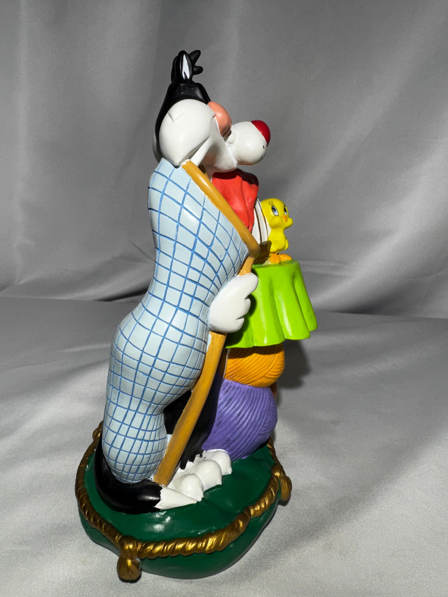 1997 Warner Bros Looney Tunes Sylvester Tweety Piggy Bank Resin Coin Bank 8” RARE