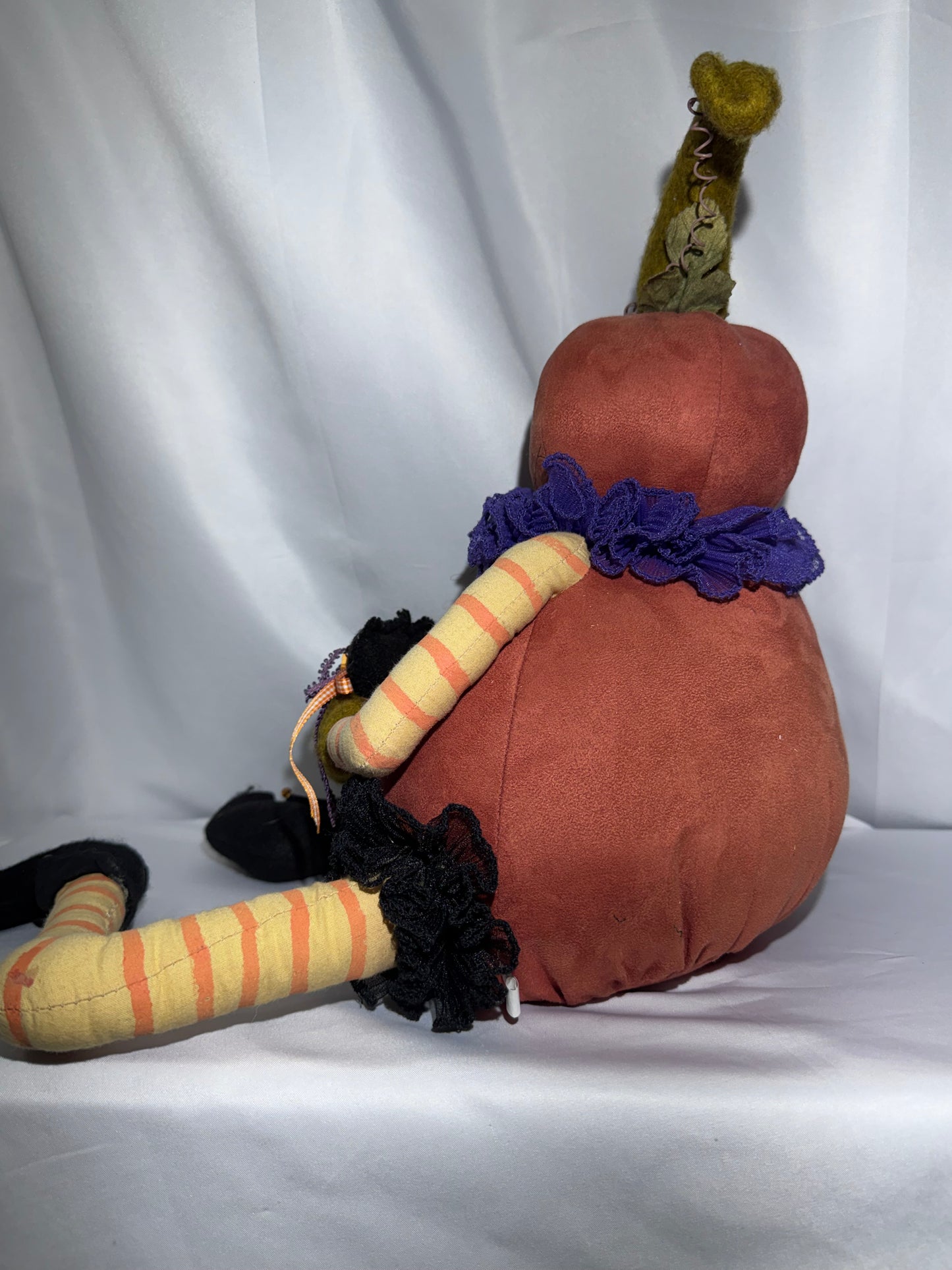 19” Primitive Folk Art Pumpkin Shelf Sitter – Halloween Décor