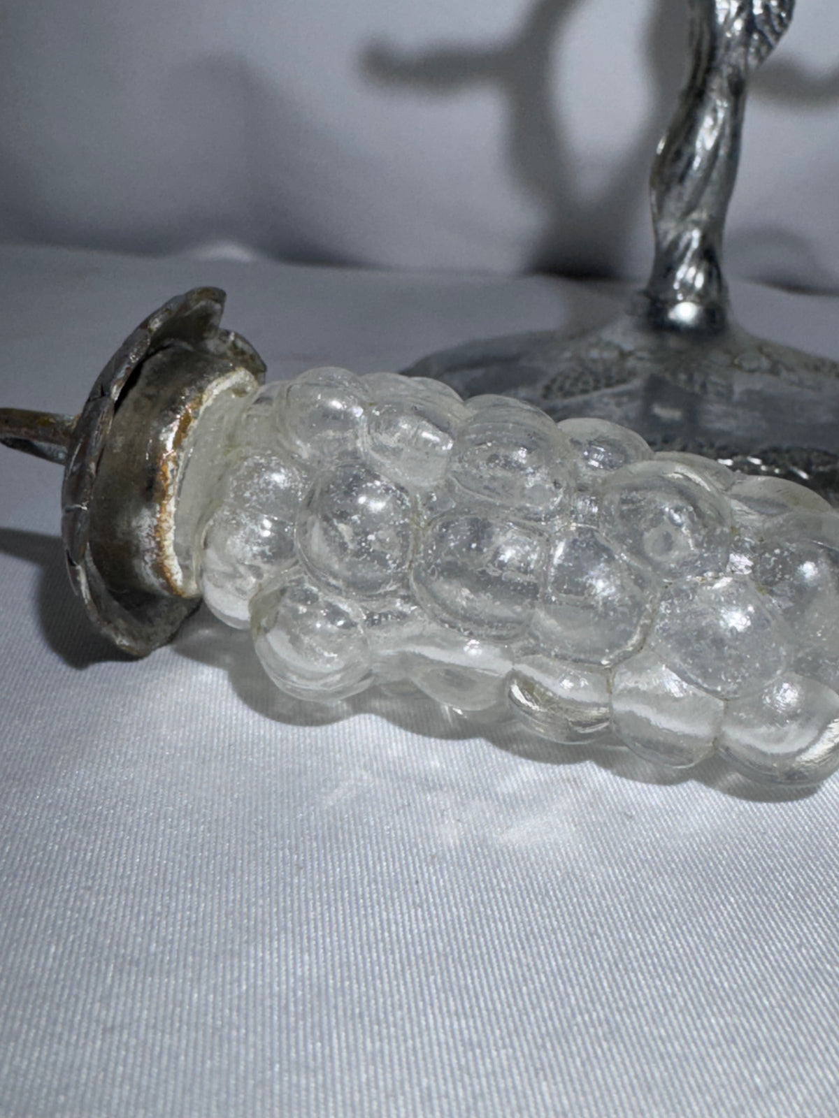 Vintage Clear Glass Hanging Grape Salt & Pepper Shaker Set w/ Metal Tree Stand – Made in Japan