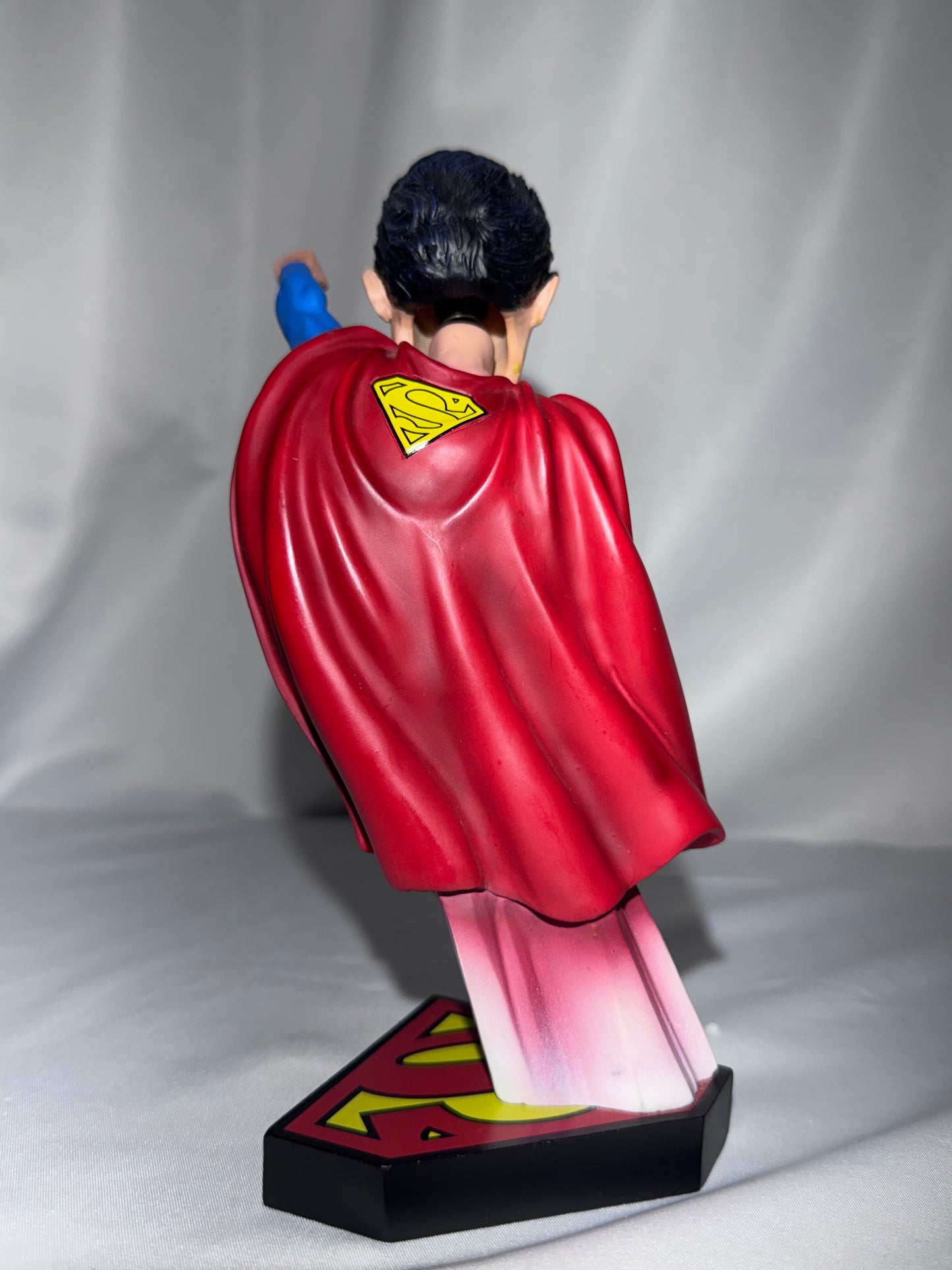 NECA DC Originals Superman Head Knocker Bobblehead – 8” Hand-Painted Resin – Original Box