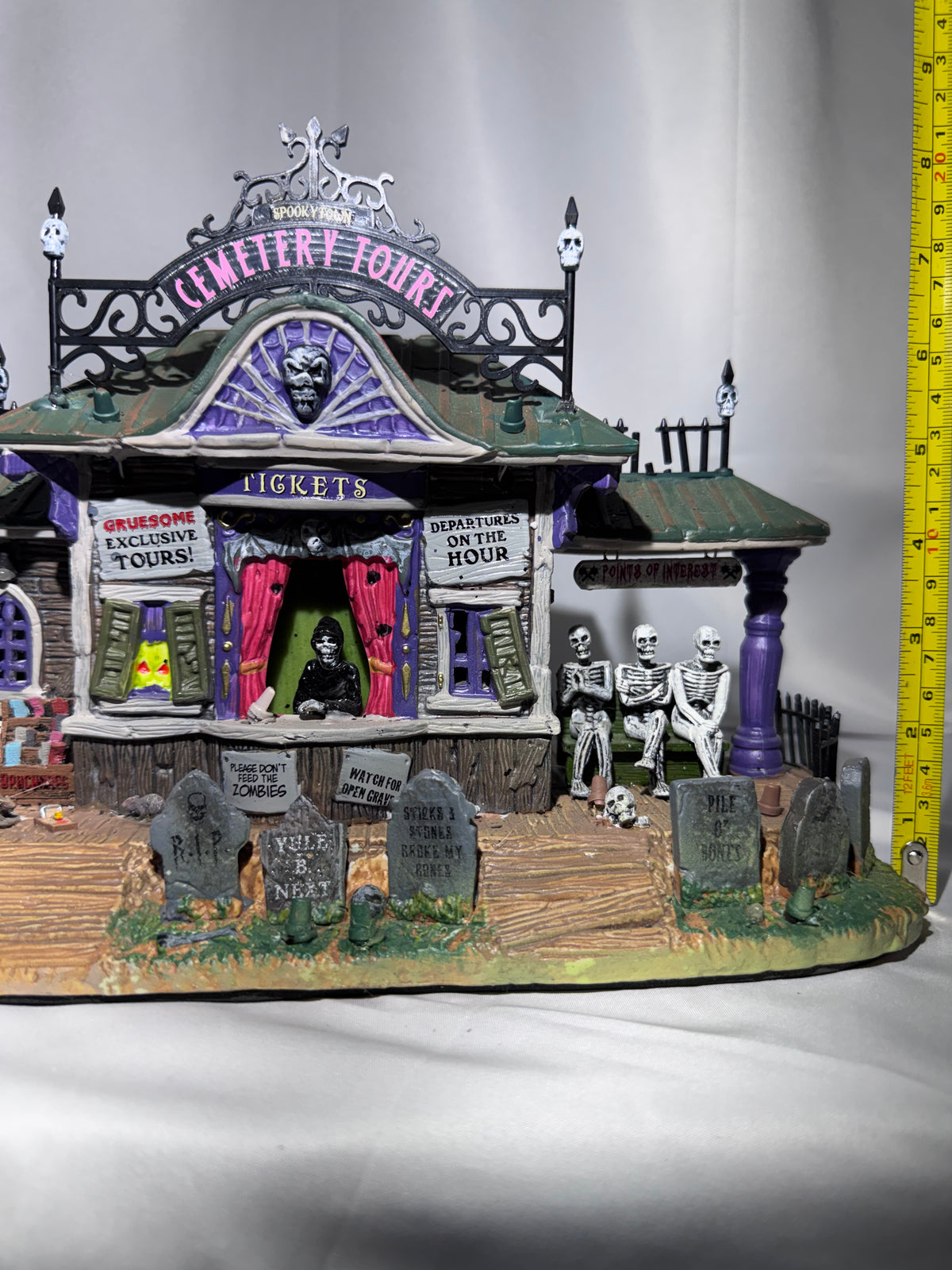Lemax Spooky Town Cemetery Tours #25327 – Retired 2012 Animated & Lighted Halloween Village