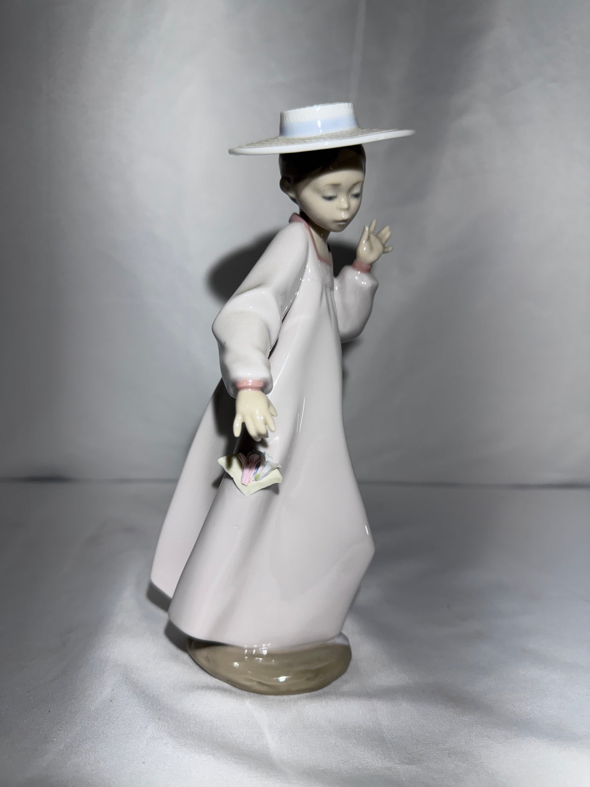 Lladró Hello Friend! #6414 Porcelain Figurine – Salvador Debón – Damaged