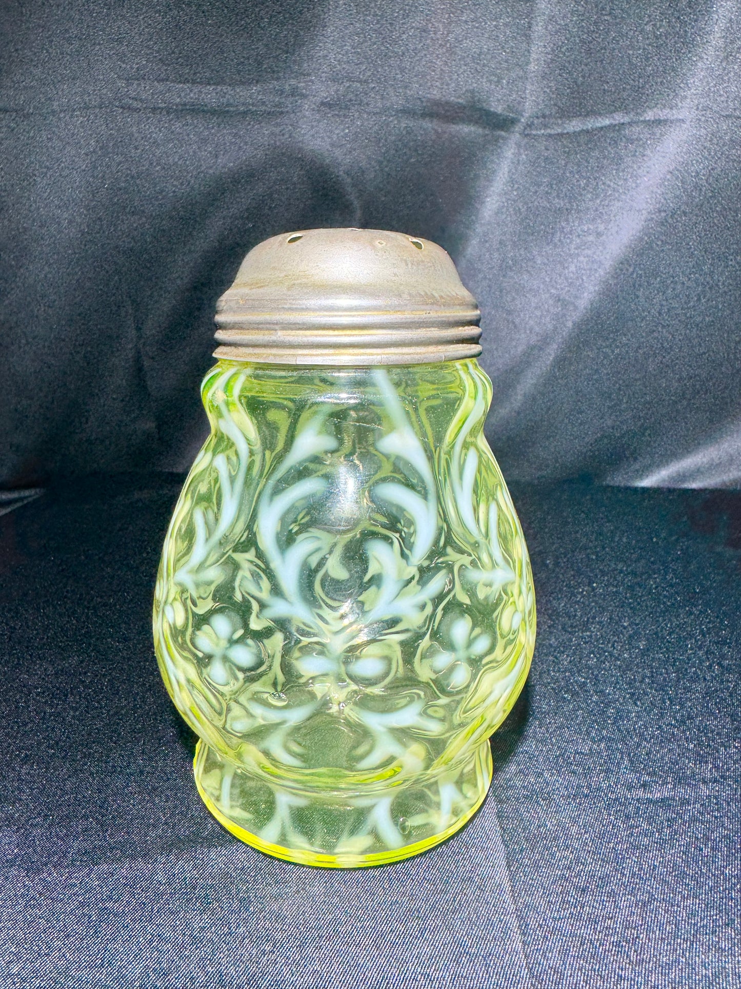 Northwood Spanish Lace Uranium Glass Shaker – Vaseline Opalescent