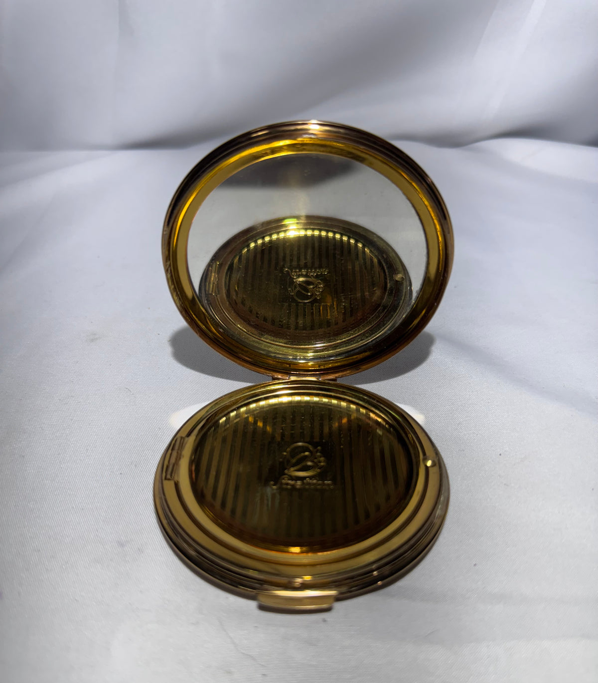 Vintage Stratton Powder Compact – R.M.S. Queen Mary – Circa 1950s – Complete with Travel Pouch