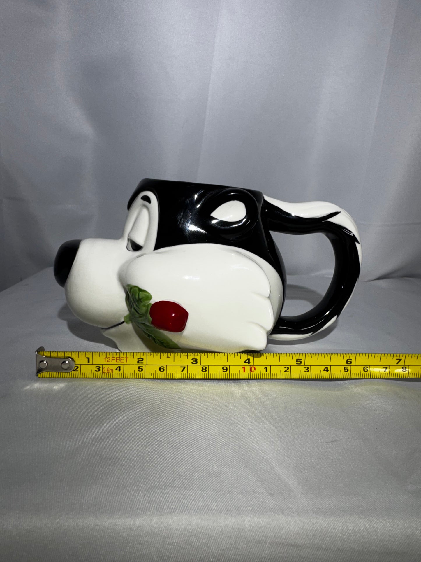 Vintage 1993 Applause Warner Bros. Looney Tunes Pepe Le Pew 3D ceramic coffee mug