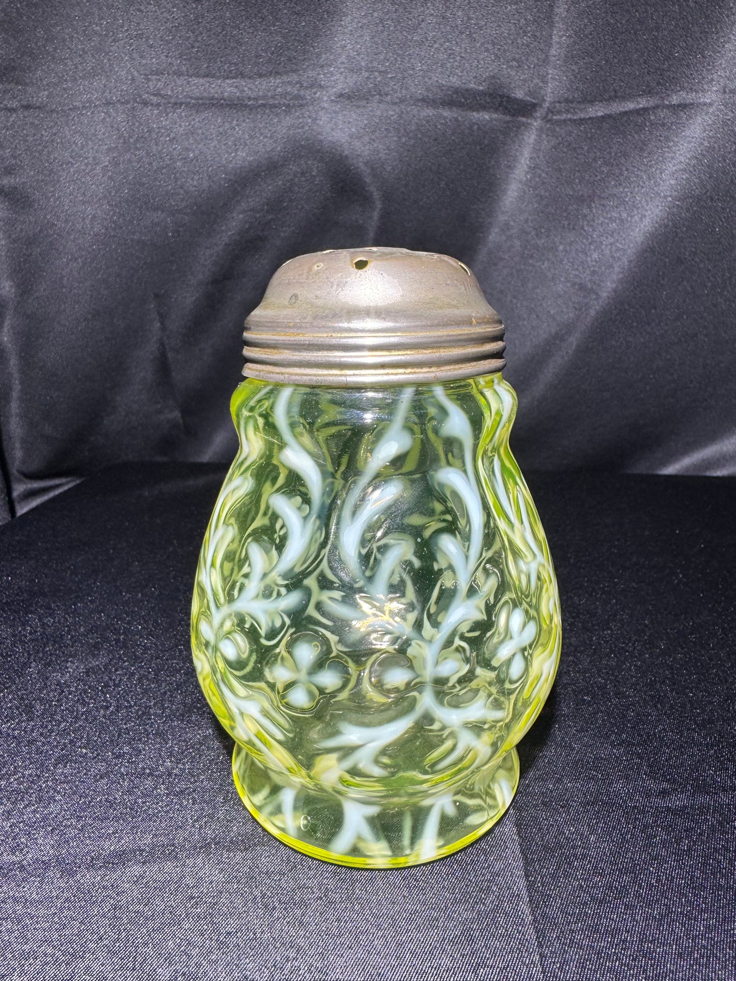 Northwood Spanish Lace Uranium Glass Shaker – Vaseline Opalescent