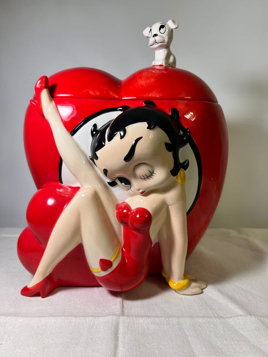 Betty Boop-Cookie Jar- Pudgy sitting on Heart- Pacific Enterprise-2007- King Features Syndicate